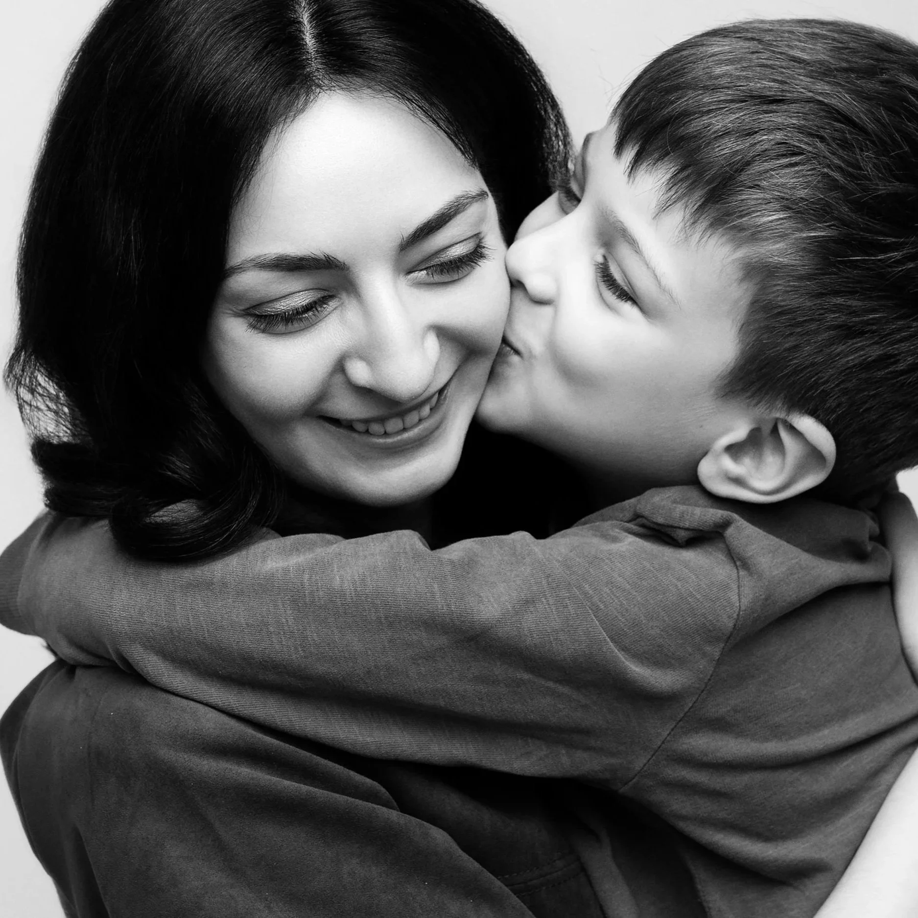 Mum-and-son-family-photoshoot-studio