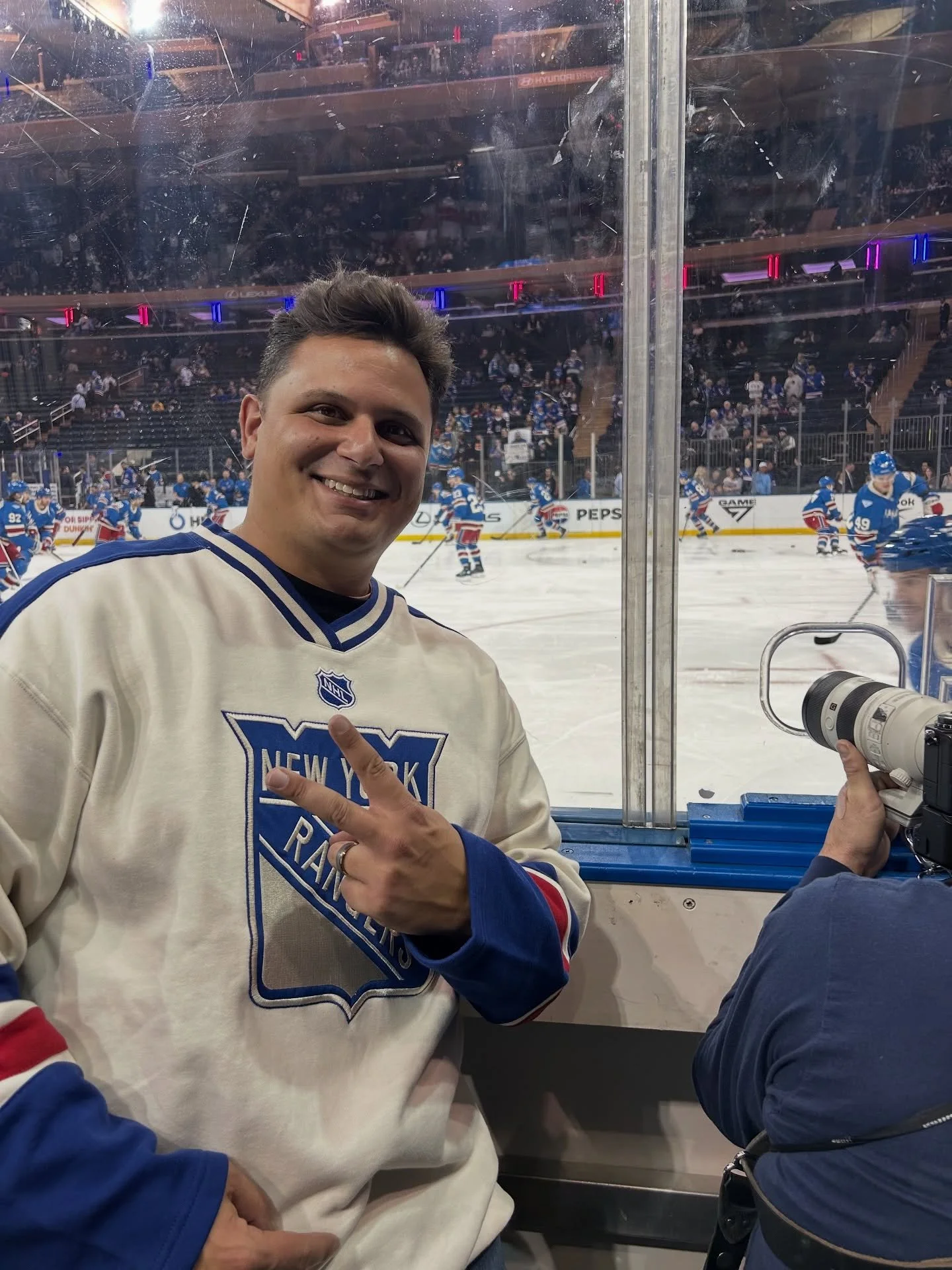 🥅 A great time at the Rangers Game!!! Even ran into a Putnam County neighbor!

LGR!!! #blueshirts