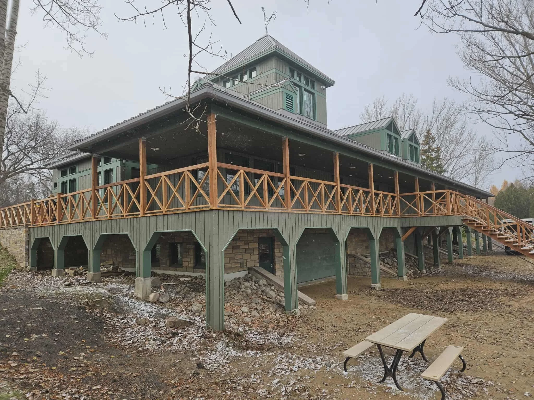 Photo global - terrasse commerciale - Pavillon des activités nautiques - Parc Jean-Drapeau
