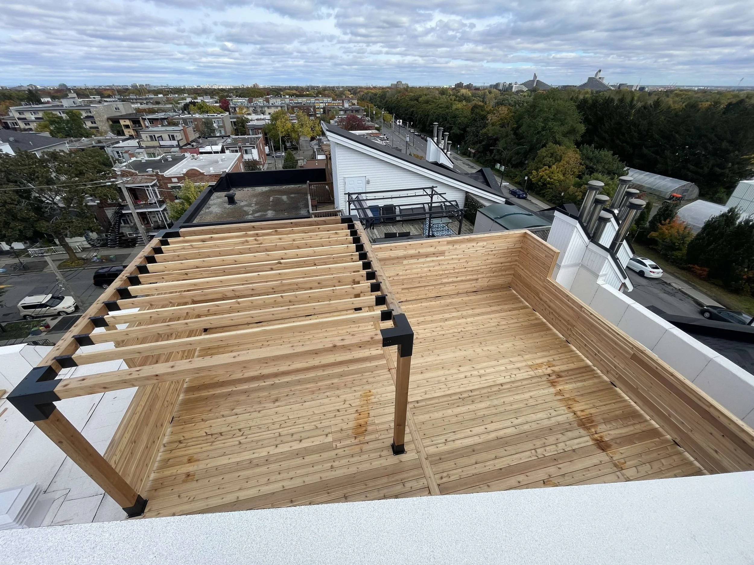 Terrasse en cèdre Vu en hauteur.jpg