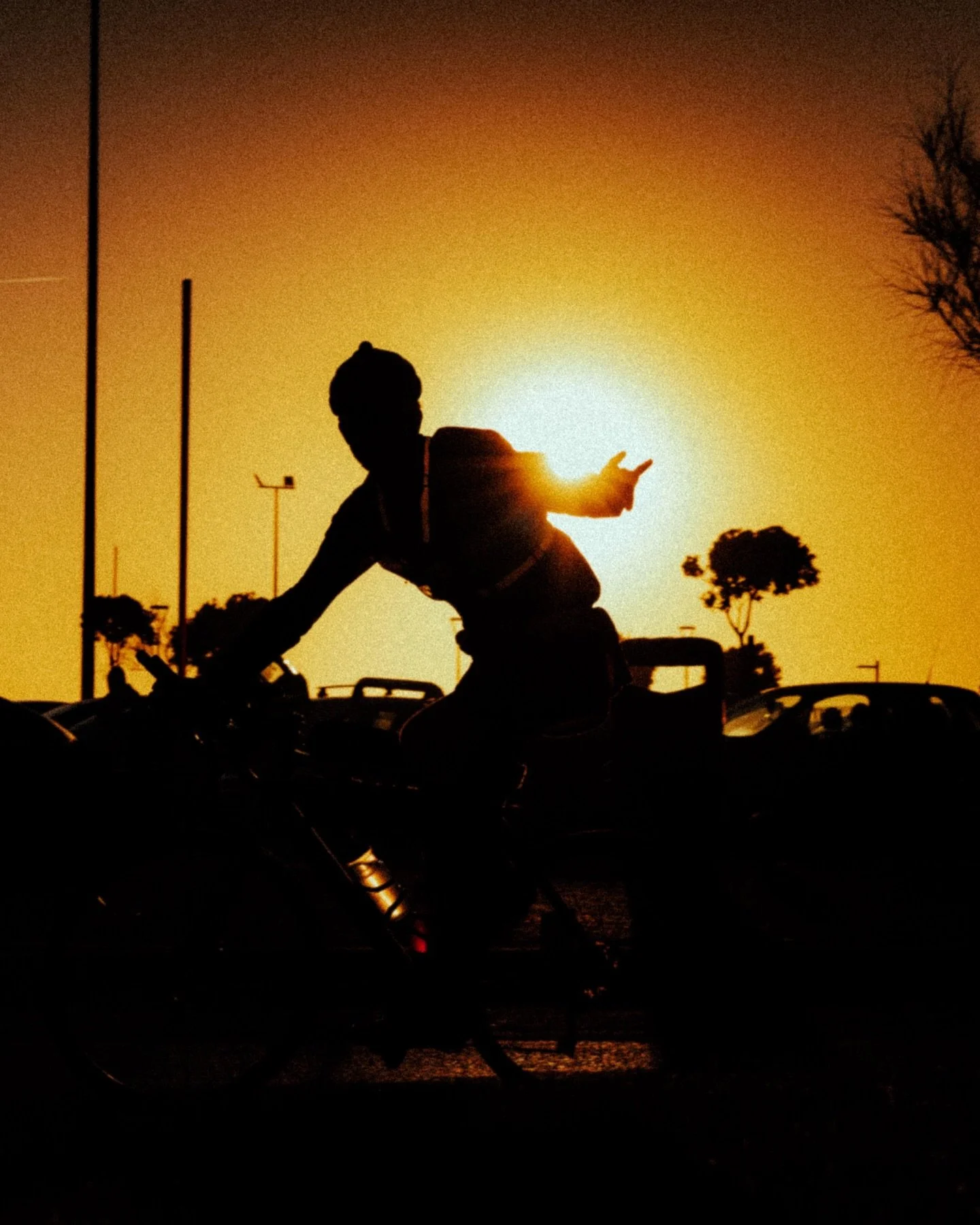 🇬🇧 Our best-of in images from the Race Across Portugal 🌅🇵🇹

A look back at the highlights of this adventure: a breathtaking sunrise, stunning landscapes, and focused cyclists, driven by determination all the way to the final kilometer 🚴&zwj;♂️
