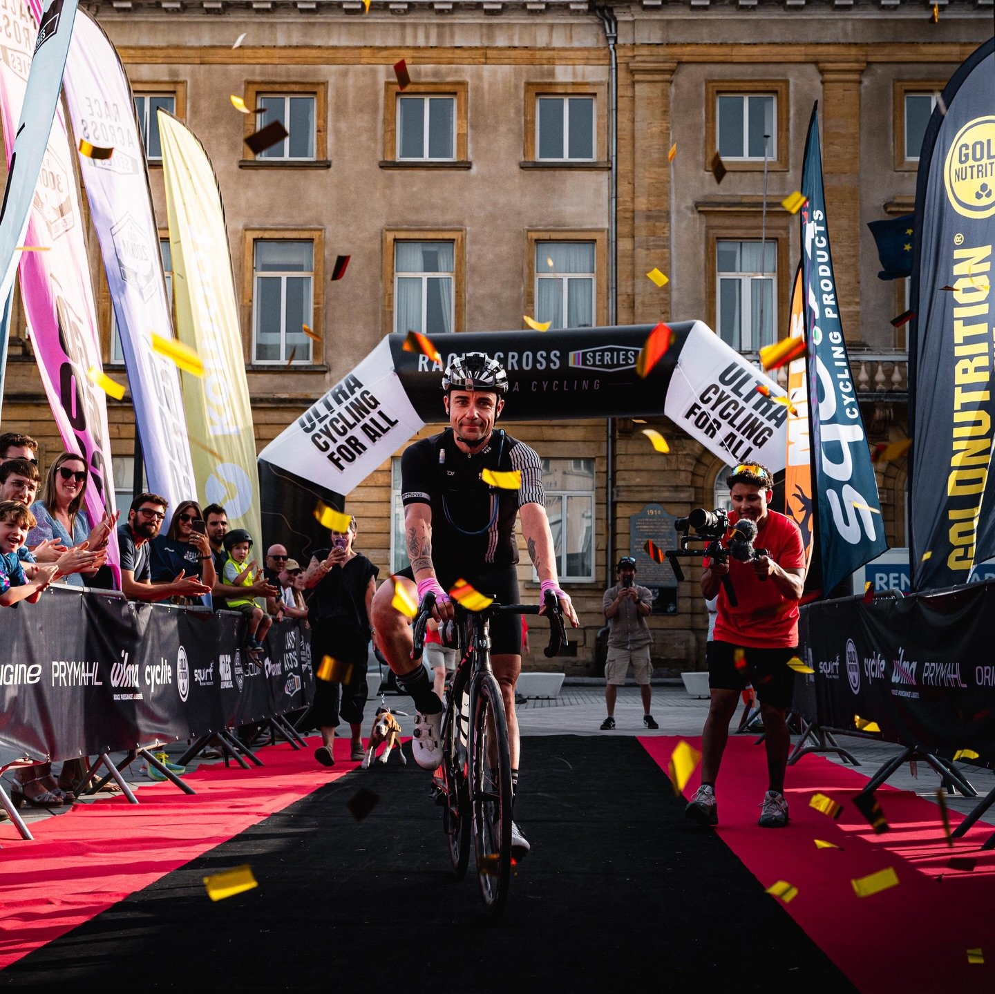 🇬🇧🏆 Overall winner of the 1000 km Race Across Benelux: Damien Vuillier! 🚴‍♂️🔥

An incredible finish in Arlon after an extraordinary effort 💥

He completed the 1000 km in just 1 day, 23 hours, and 7 minutes 🤯

A massive performance, nerves 