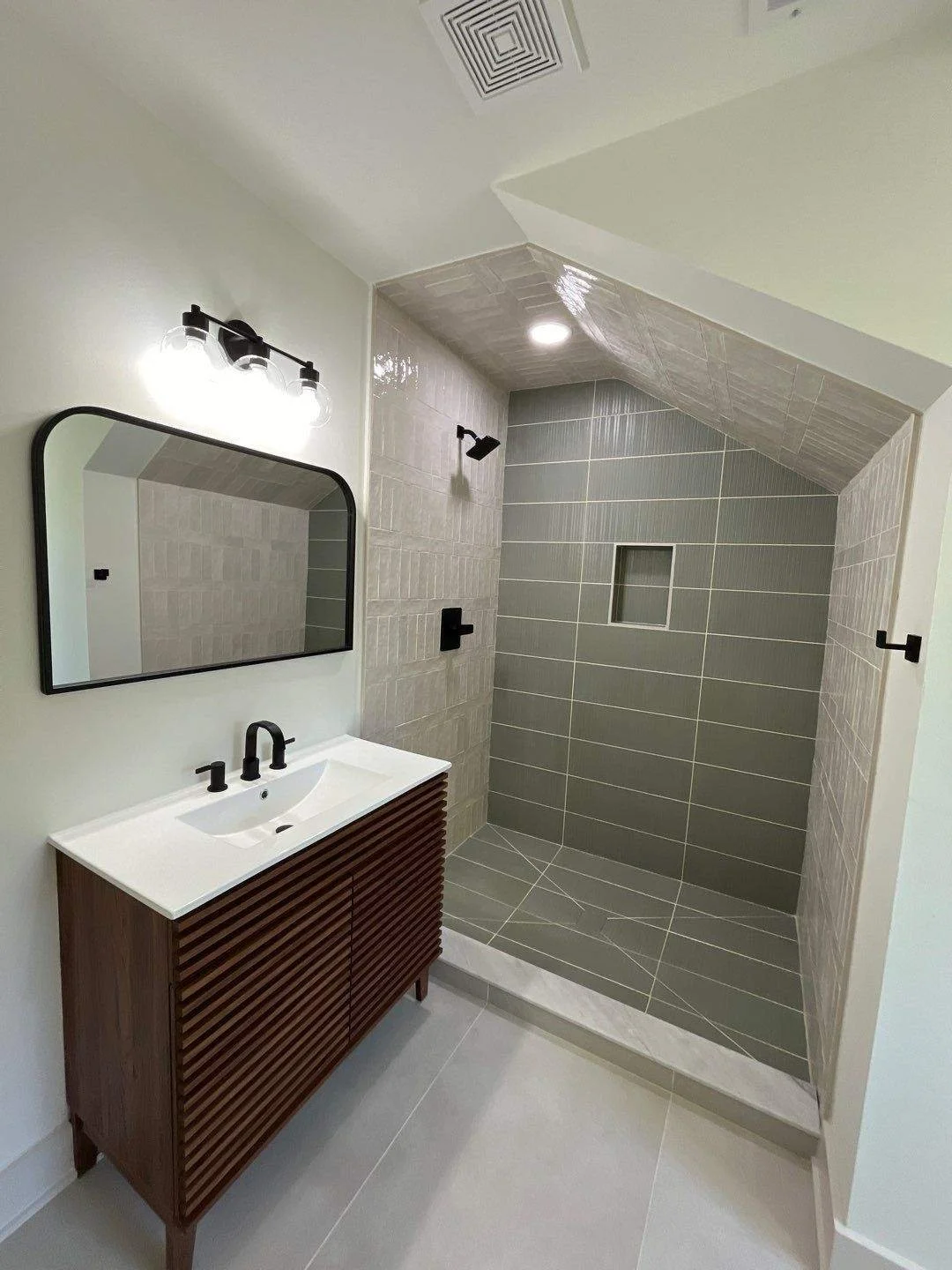 90-Oct 22 2024 05_35pm-nJ1S.jpg