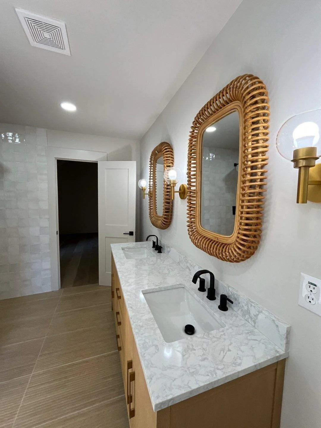 105-Oct 22 2024 05_39pm-Wzox.jpg