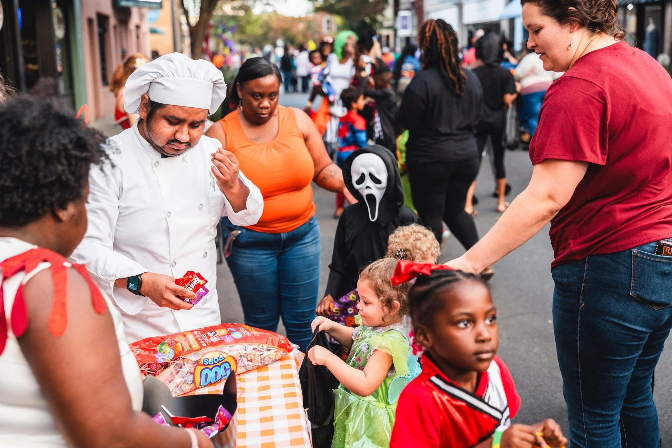 🎃 TODAY&rsquo;S THE DAY! 🎃

It&rsquo;s time for our Main Street Trick-or-Treat from 6&ndash;7:30pm! 👻✨
Grab your best costume and come fill those candy buckets &mdash; 55 local merchants and organizations are ready to treat you! 🍬🕸️

Please note