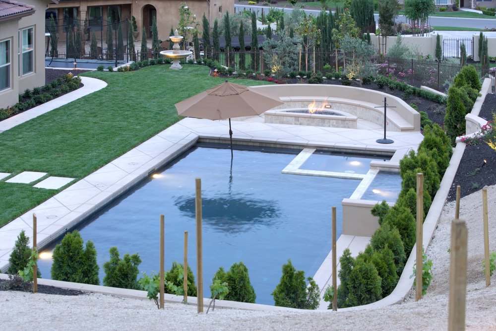 Hotel Landscaping: Water Features, Plants and Fire Pits
