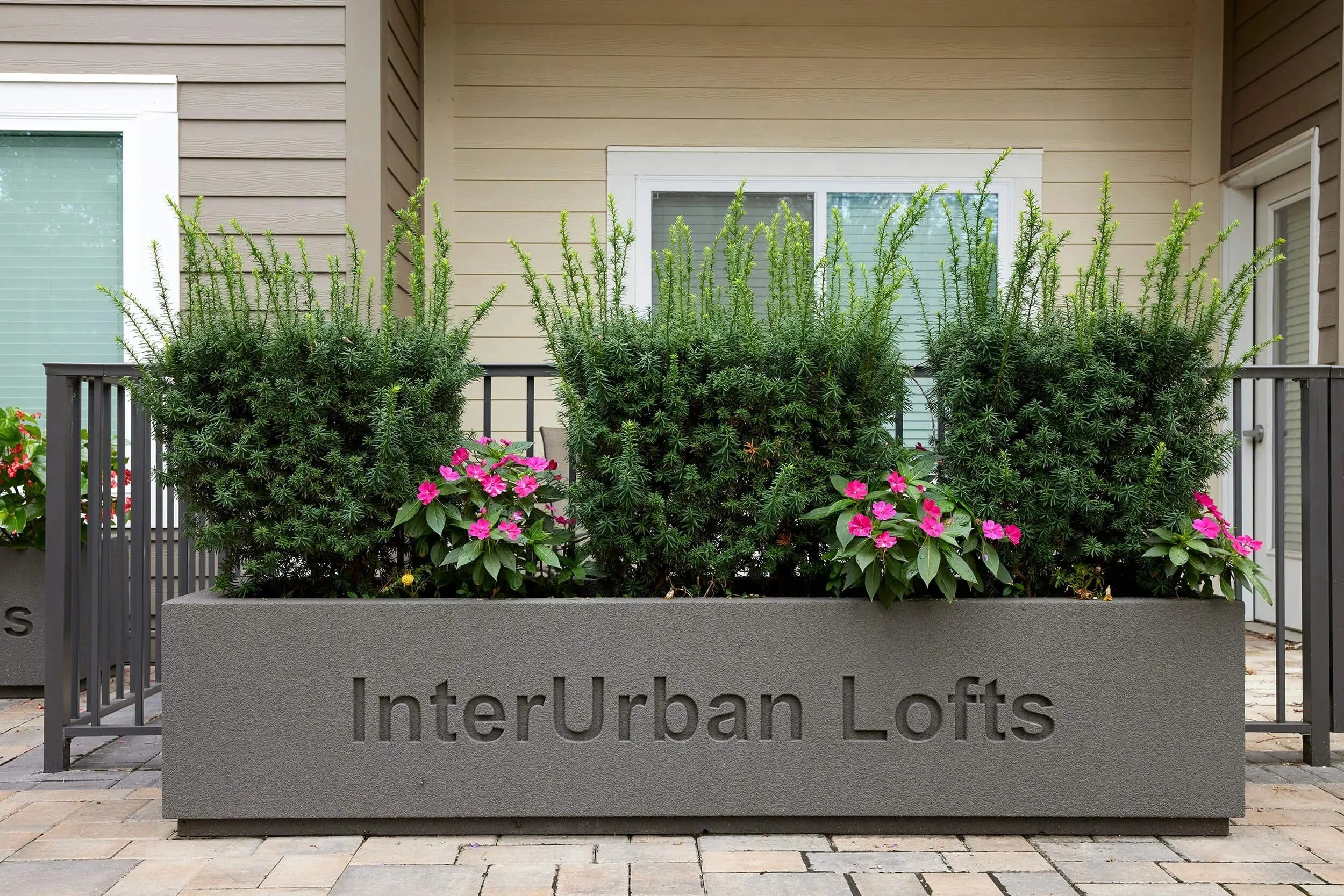 How Planters Increase Tenant Satisfaction in Multifamily Communities