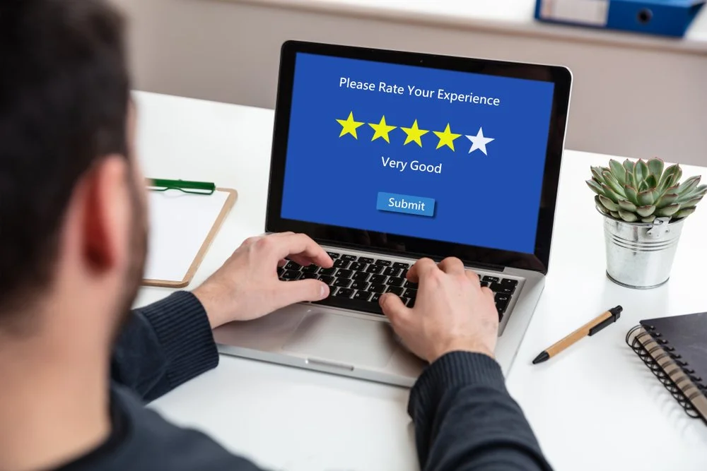 Planters - image of a man rating his customer experience