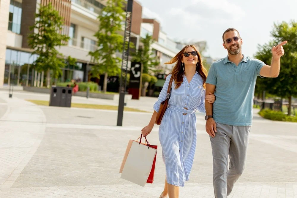 Couple shopping in an outdoor shopping area