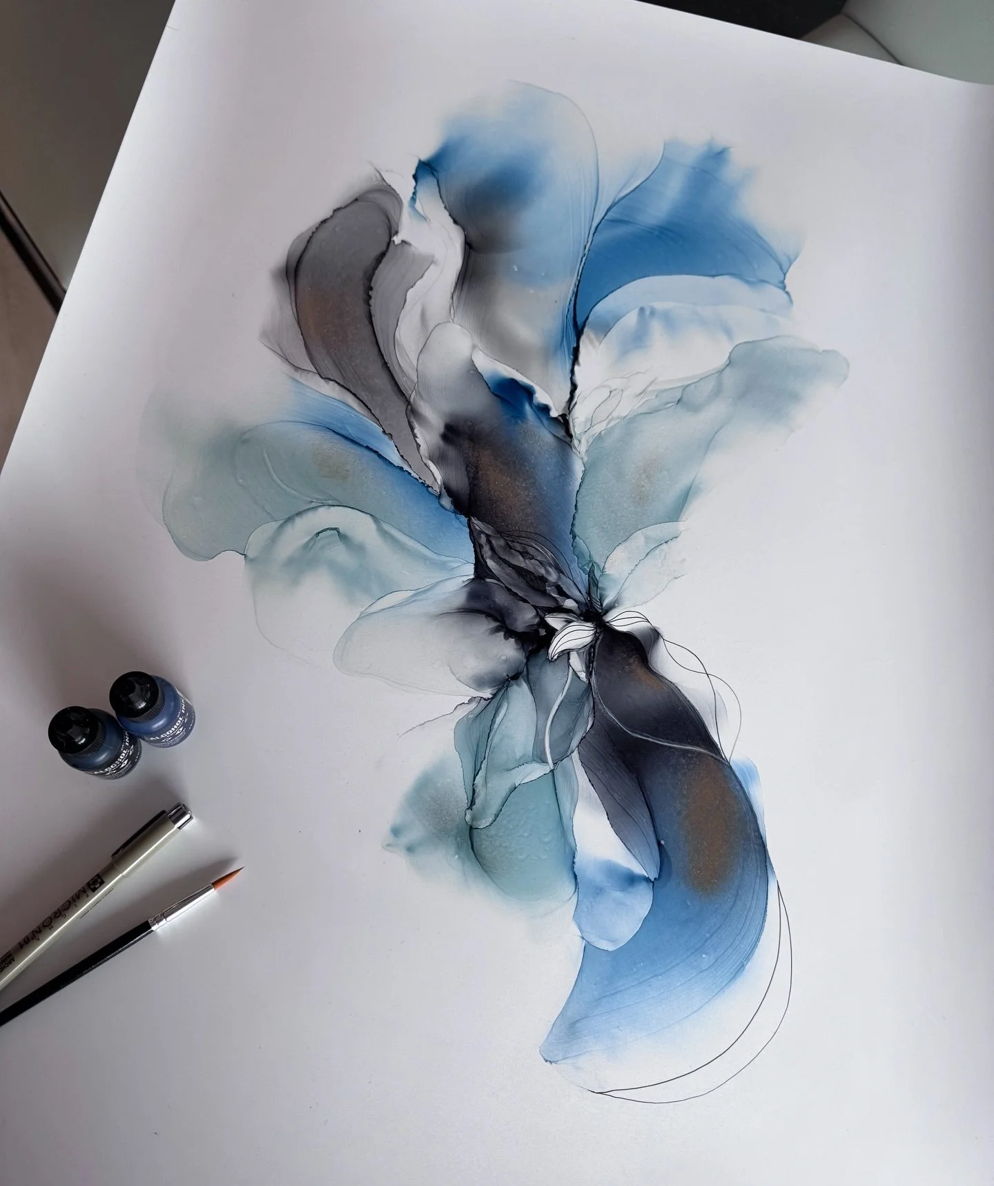 🦋 Daydreaming 🦋 
50x70 cm

Lis&auml;tietoja yksityisviestill&auml;! 

#art #abstractart #alcoholinkart #abstraktitaide #taide