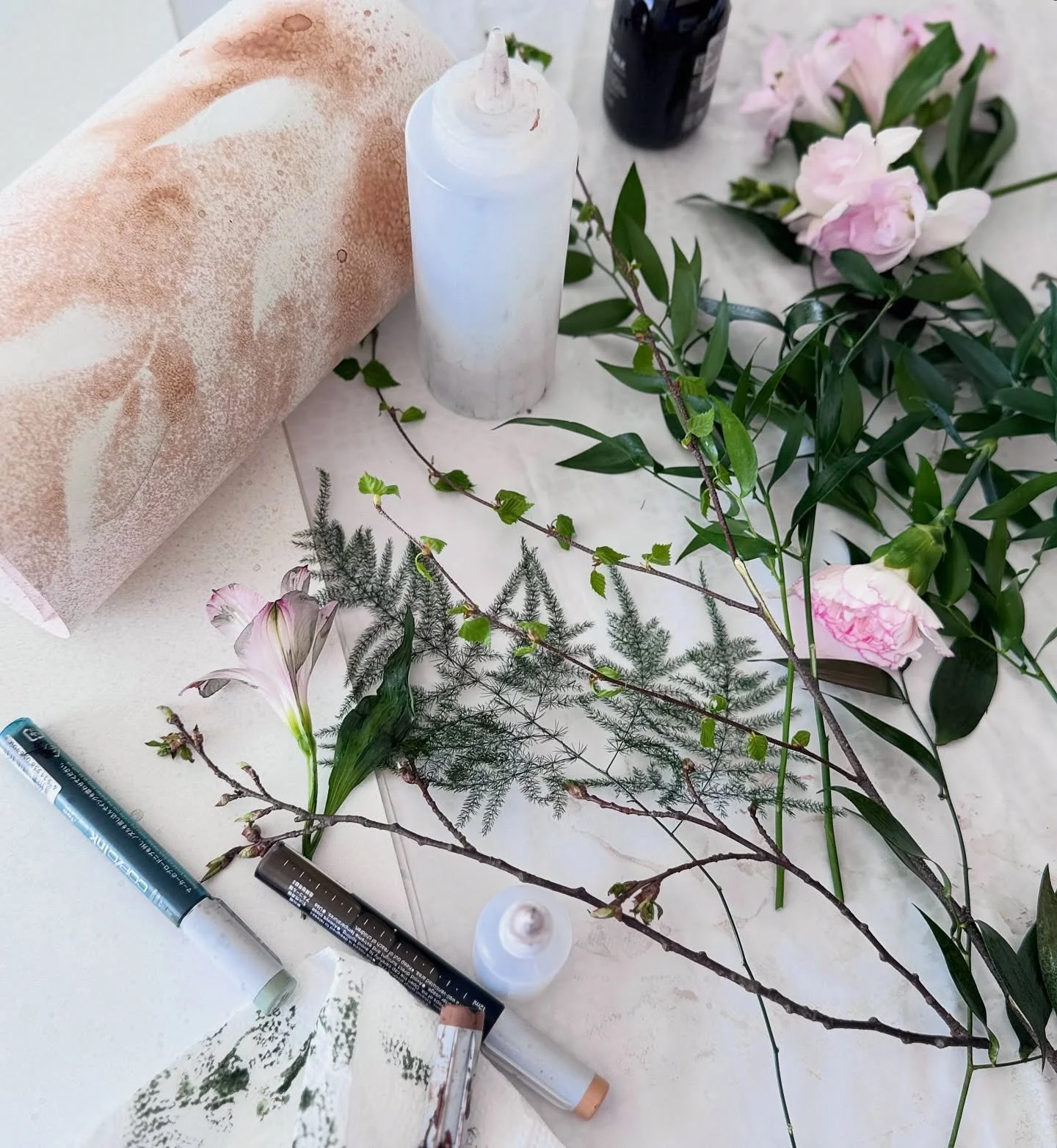 𝘉𝘦𝘢𝘶𝘵𝘪𝘧𝘶𝘭 𝘮𝘦𝘴𝘴. 

#art #alcoholinkart #inspiration