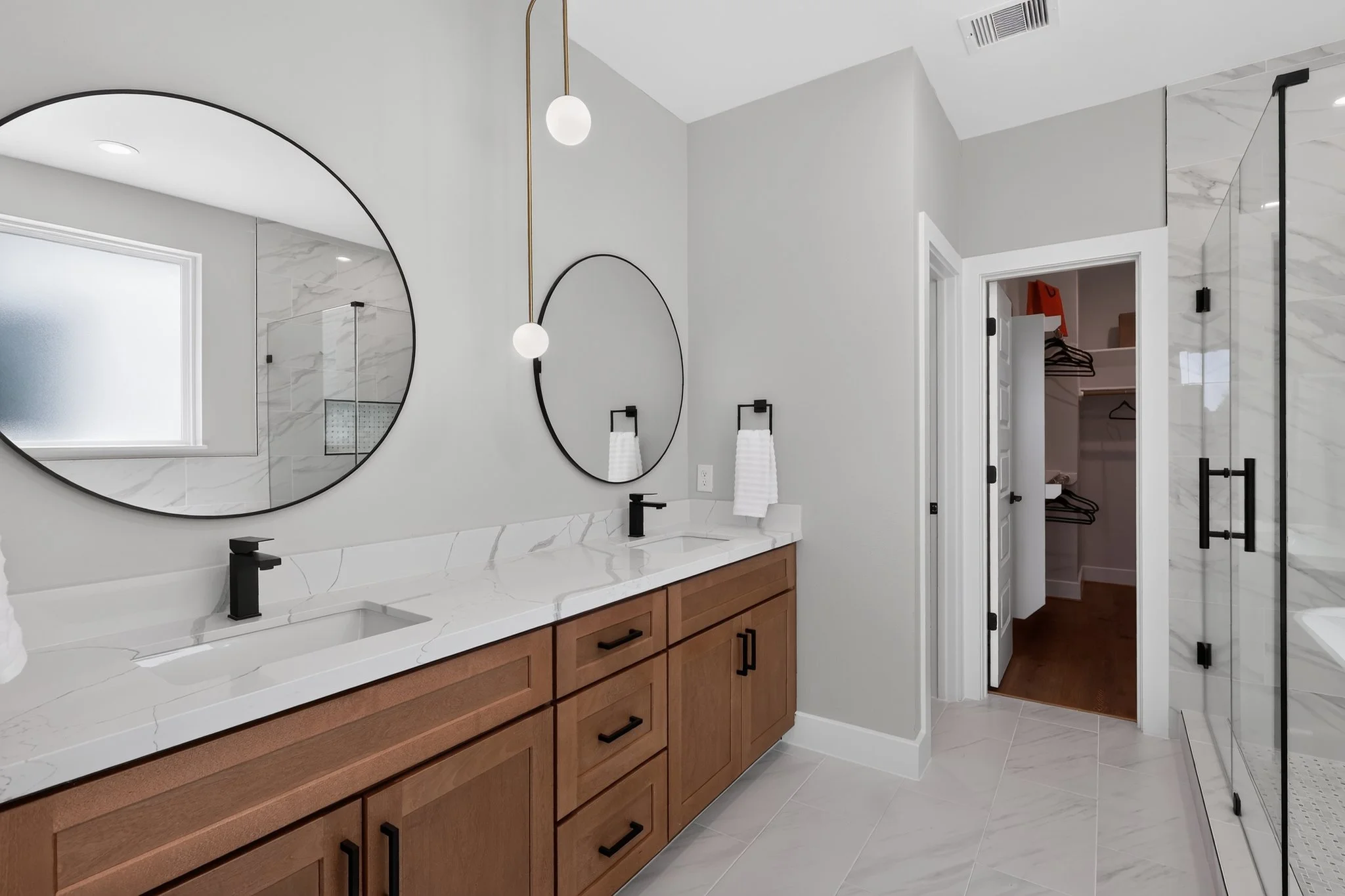 16_804_Schweikhardt_St-Bathroom-9301.jpg