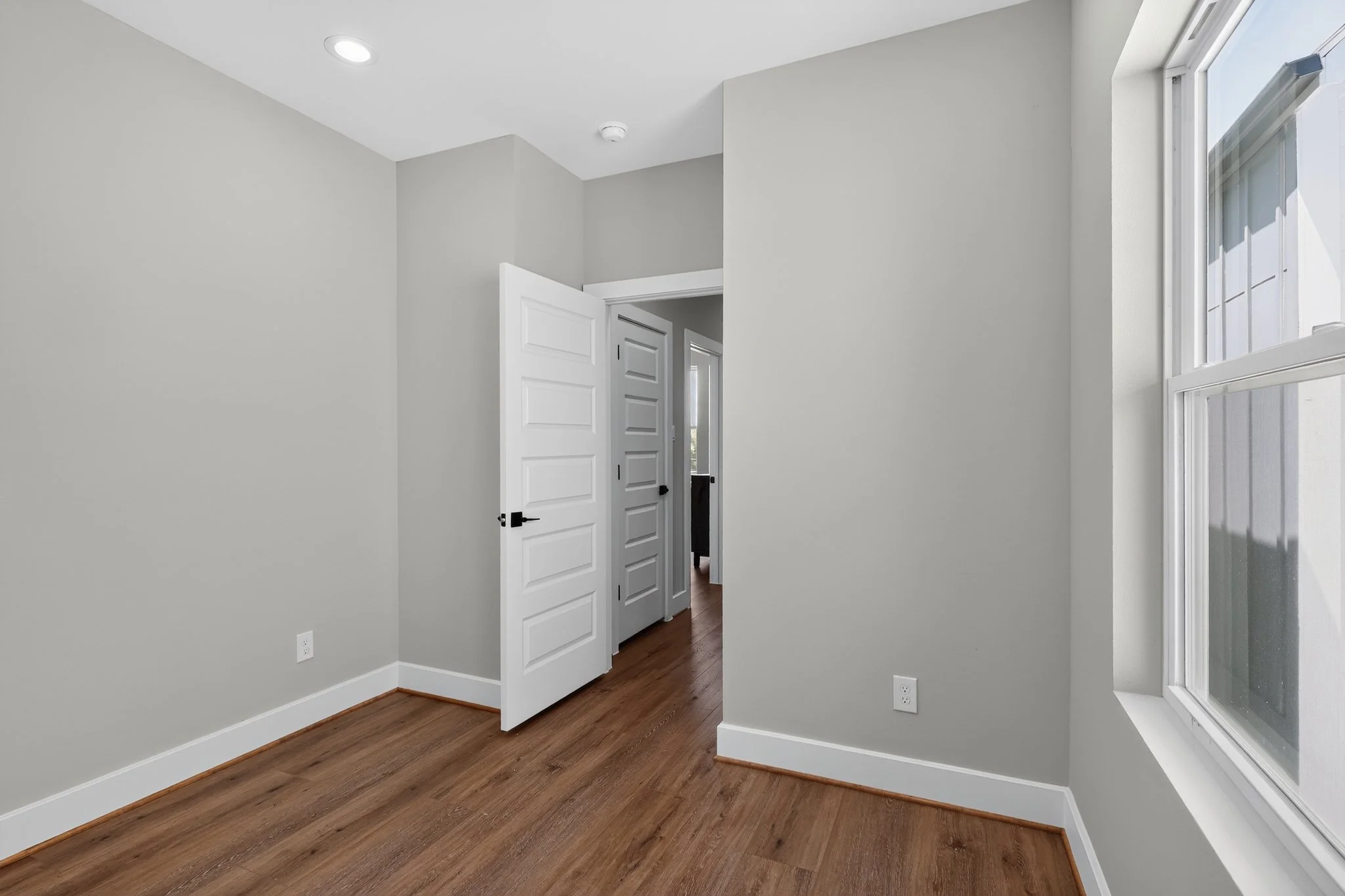 10_804_Schweikhardt_St-Bedroom-9305.jpg