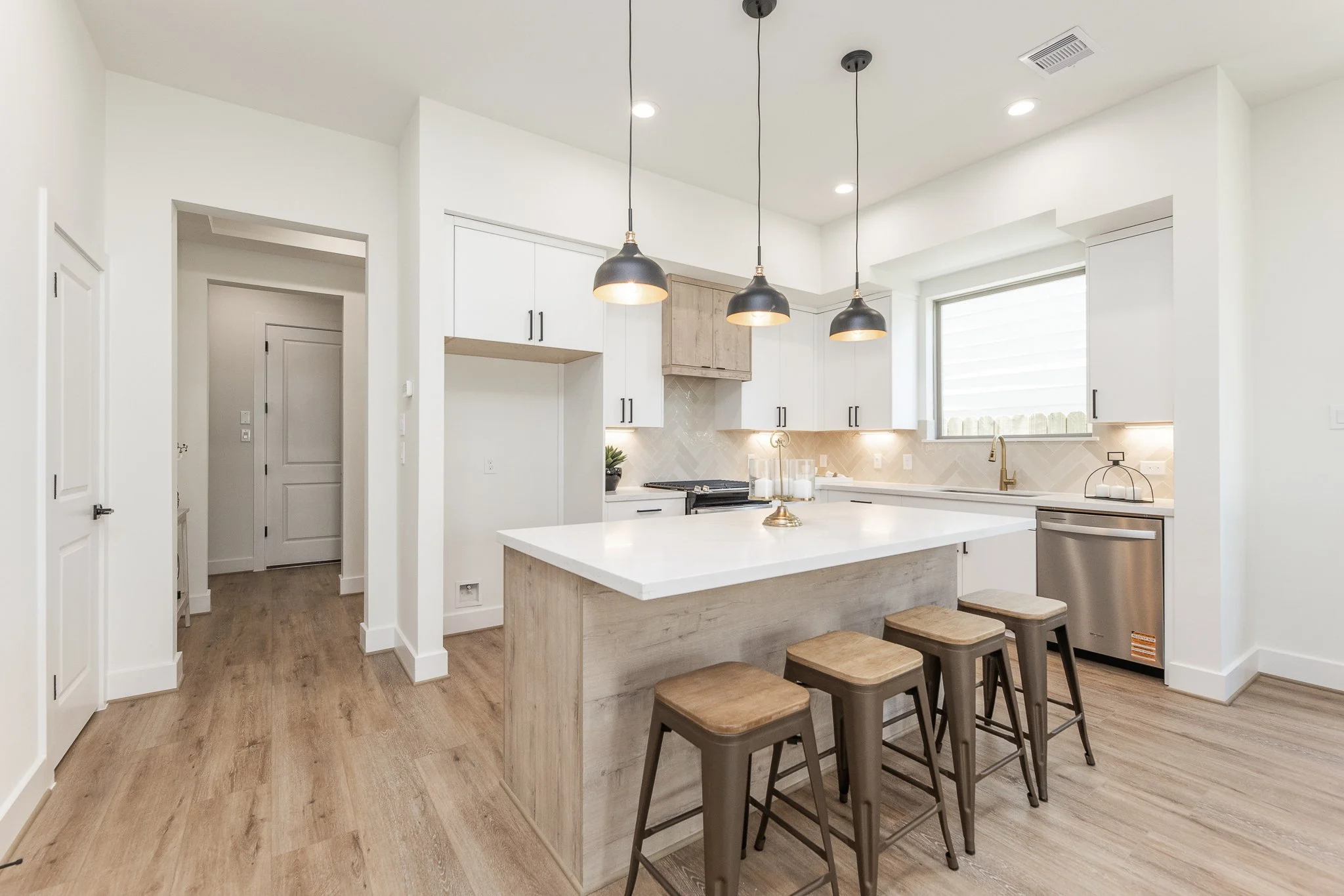 311 E 34th St_12.jpg