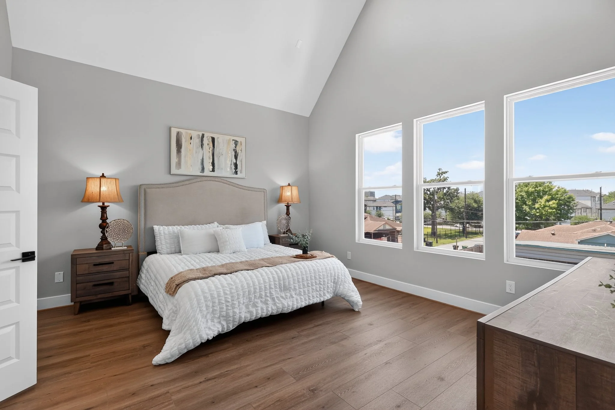 11_804_Schweikhardt_St-Bedroom-9297.jpg