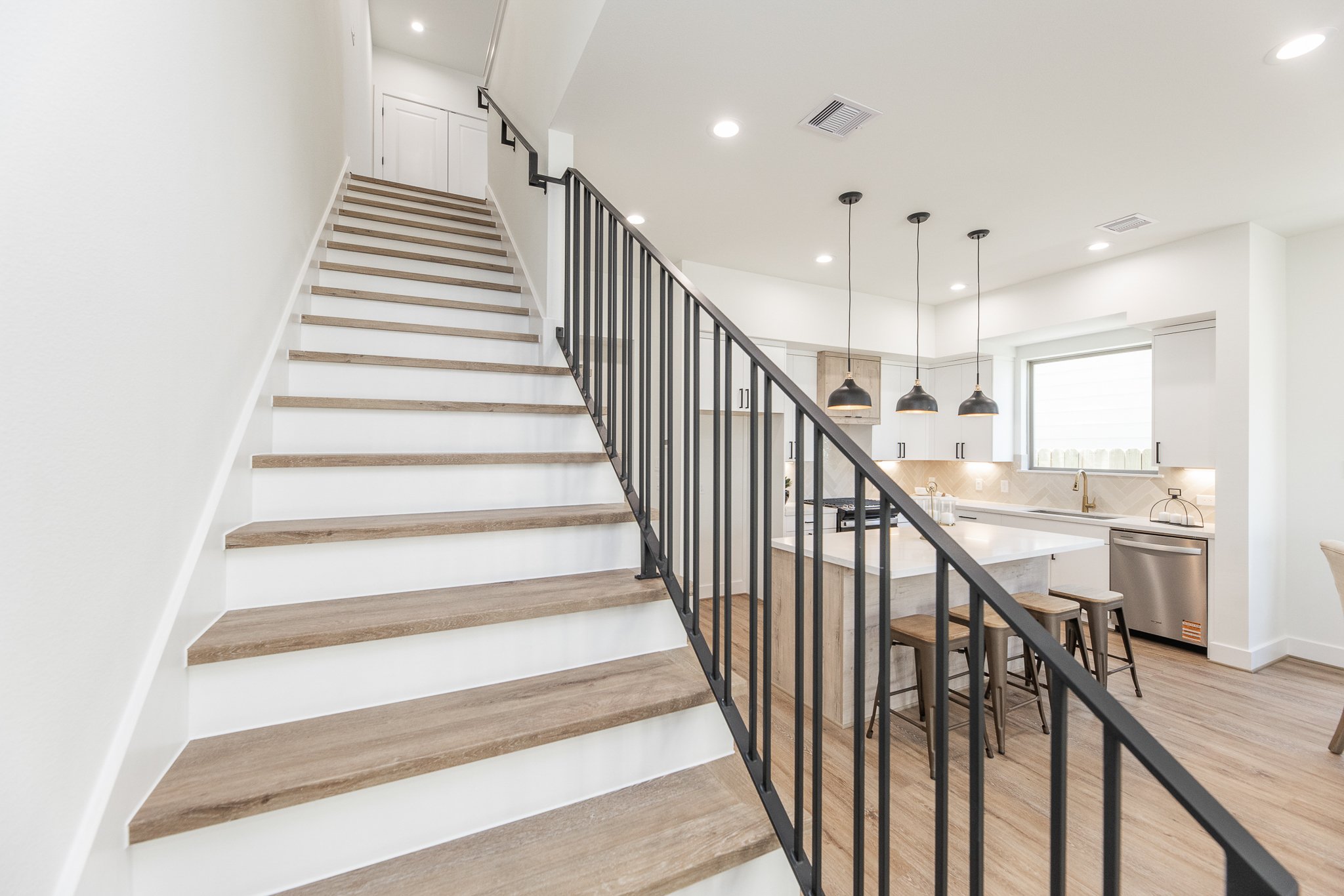 311 E 34th St_20.jpg