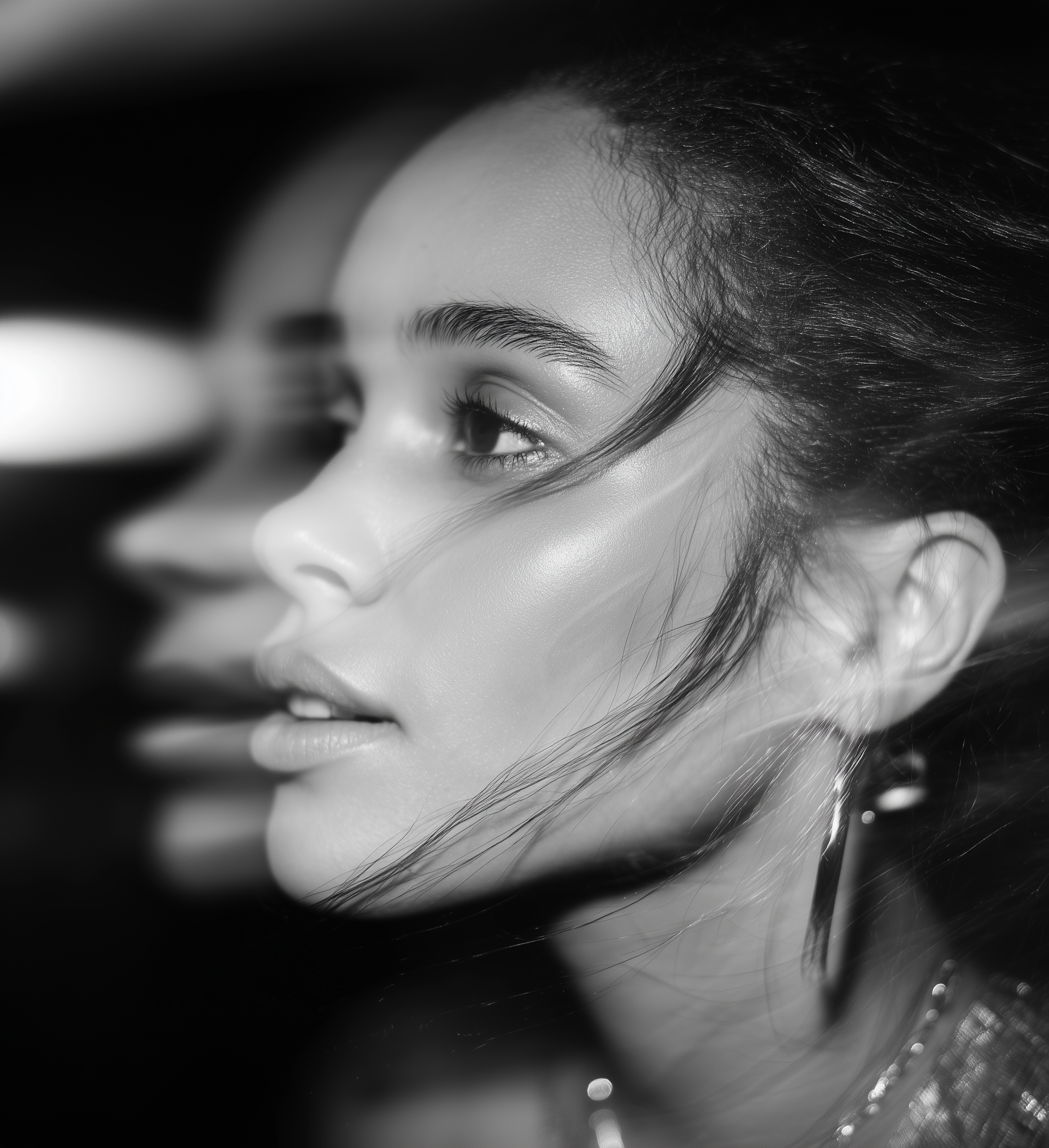 Her Gaze, Elsewhere 