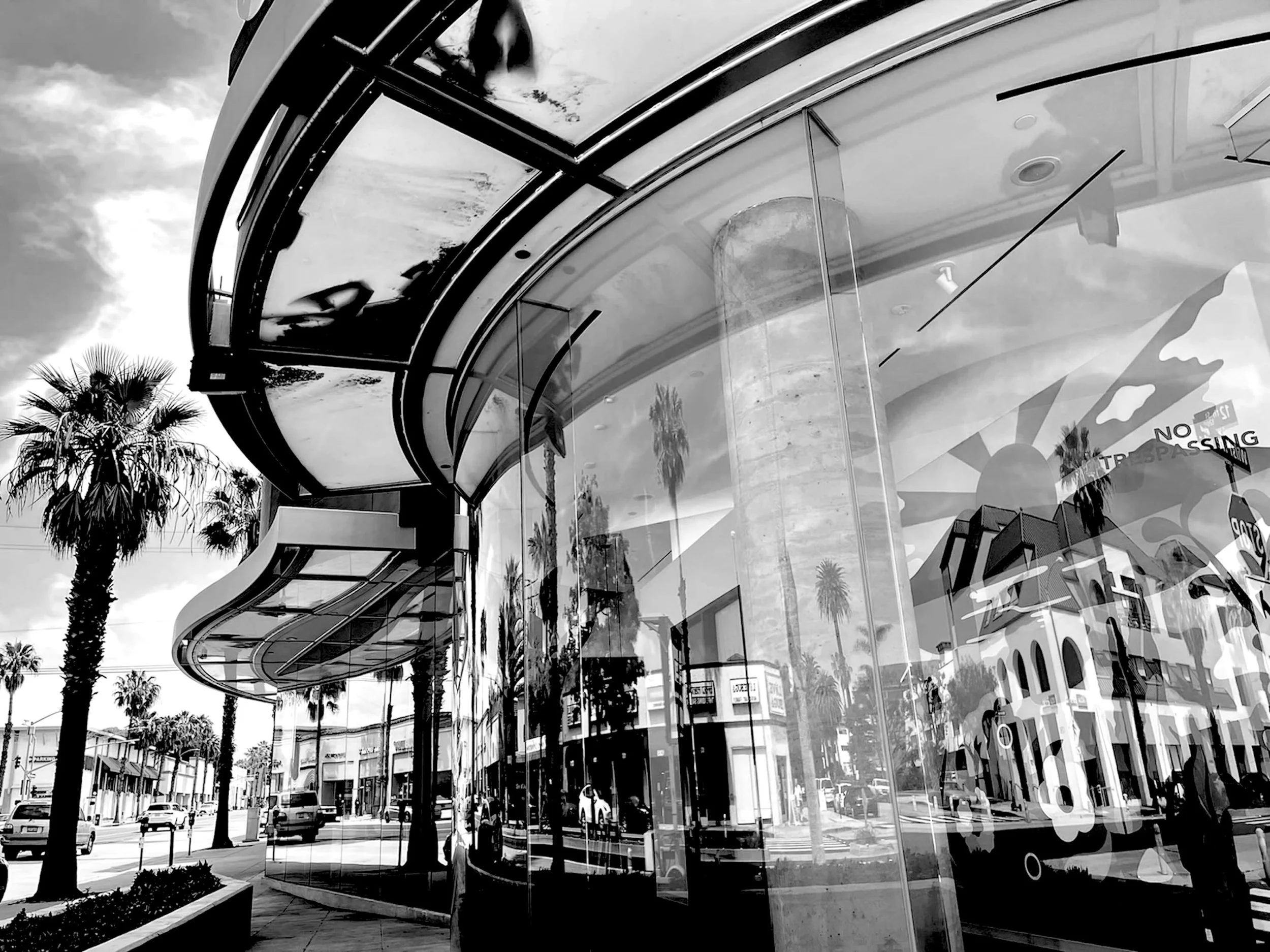 Karen Safer -
Playa del Rey, California.
“Wilshire Reflection”
Archival Pigment Print
28 x 21 in