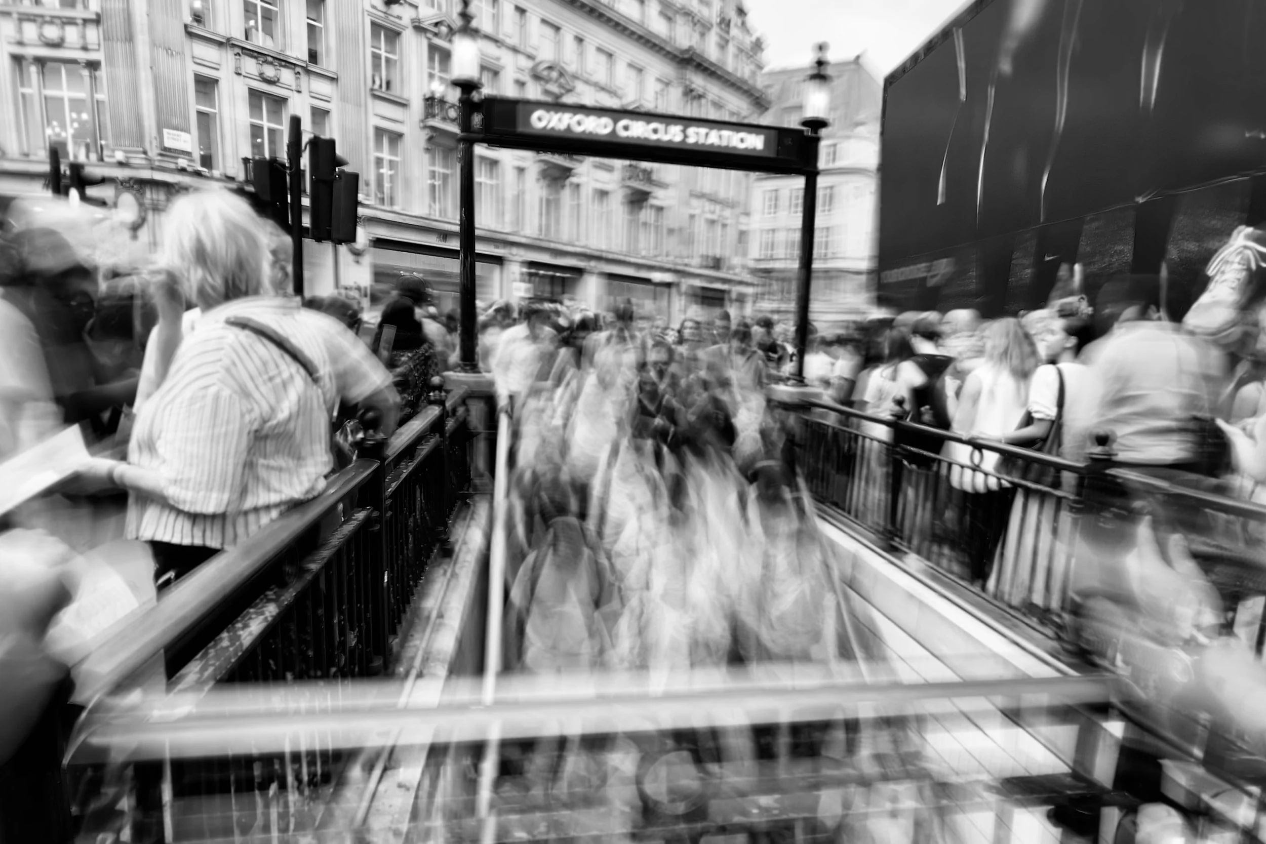 Brigitte B Burckhardt "The Subway Station"
Digital Print
60 x 40 cm