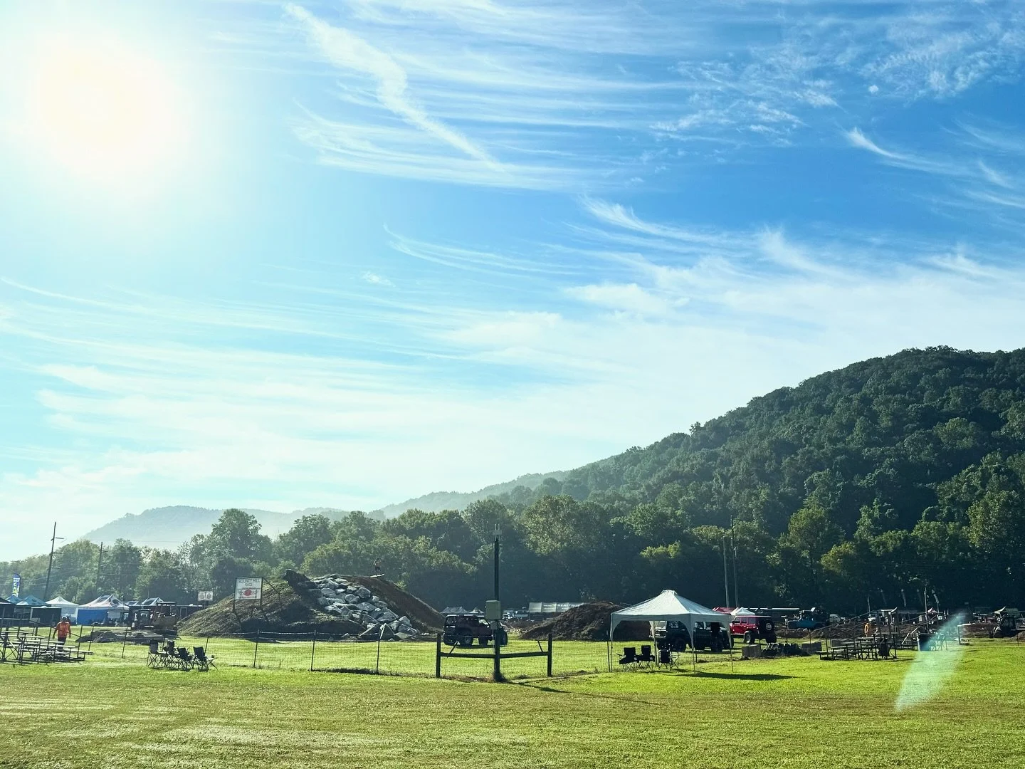 It&rsquo;s a BEAUTIFUL day for @pickenssheriffsjeepfest ! We are set up Saturday and Sunday slingin&rsquo; all the best #sauceoptional #simplygreatbbq . Come see us!