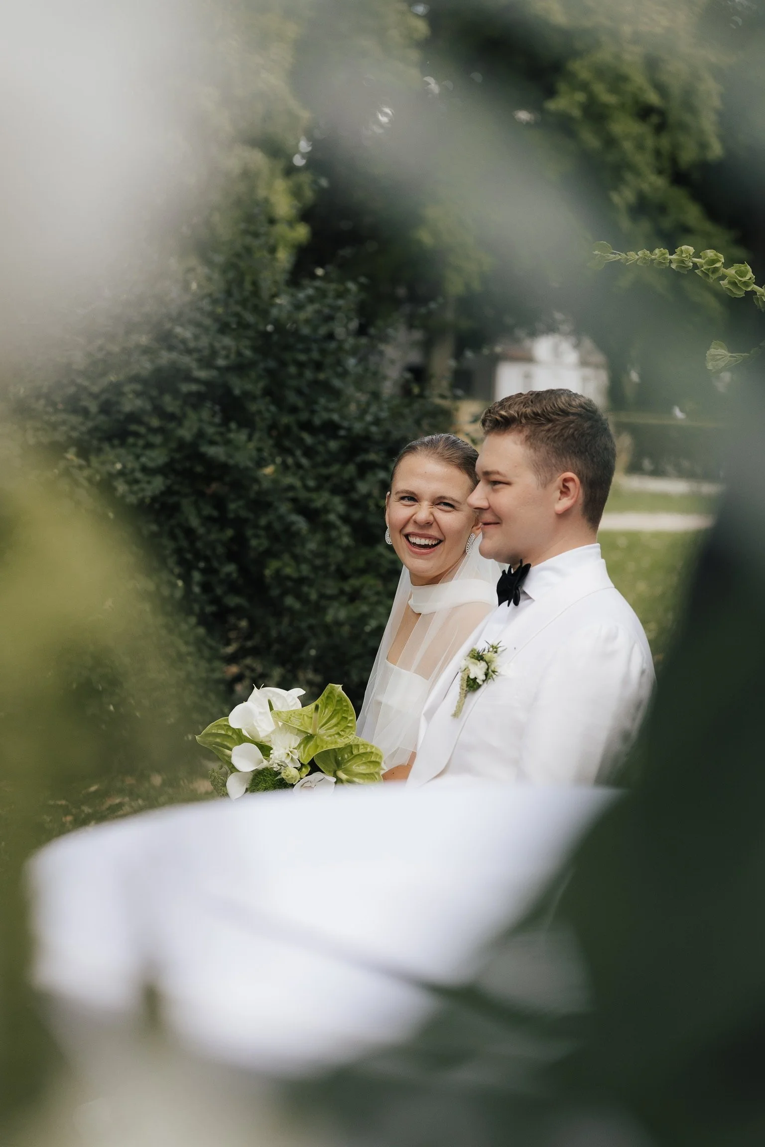 Freie Trauung elegant, Paar lächelt