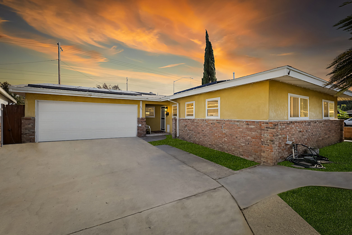 901 Monna Ave