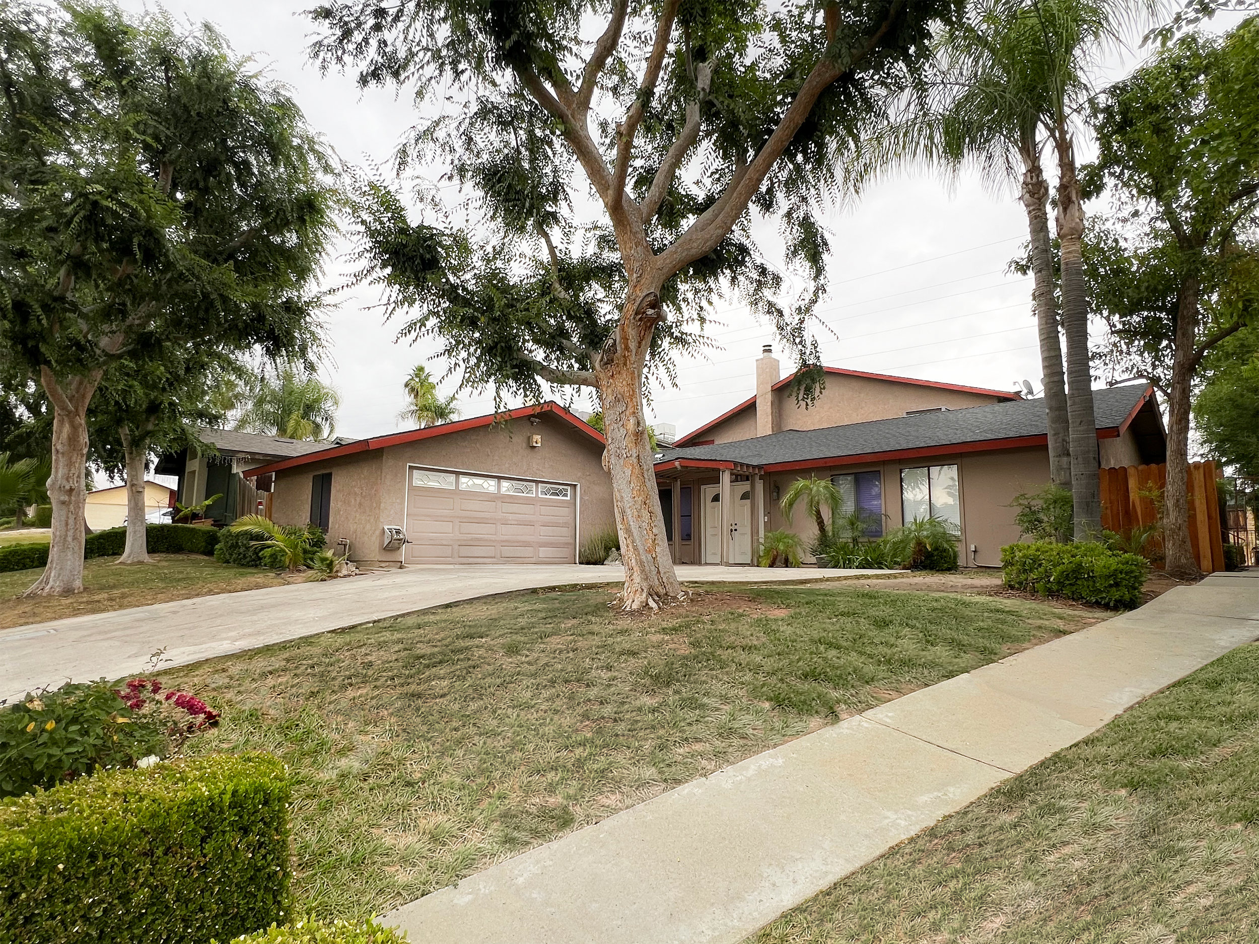 2921 La Costa St