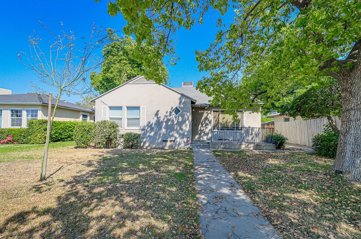 2620 Truxtun Ave