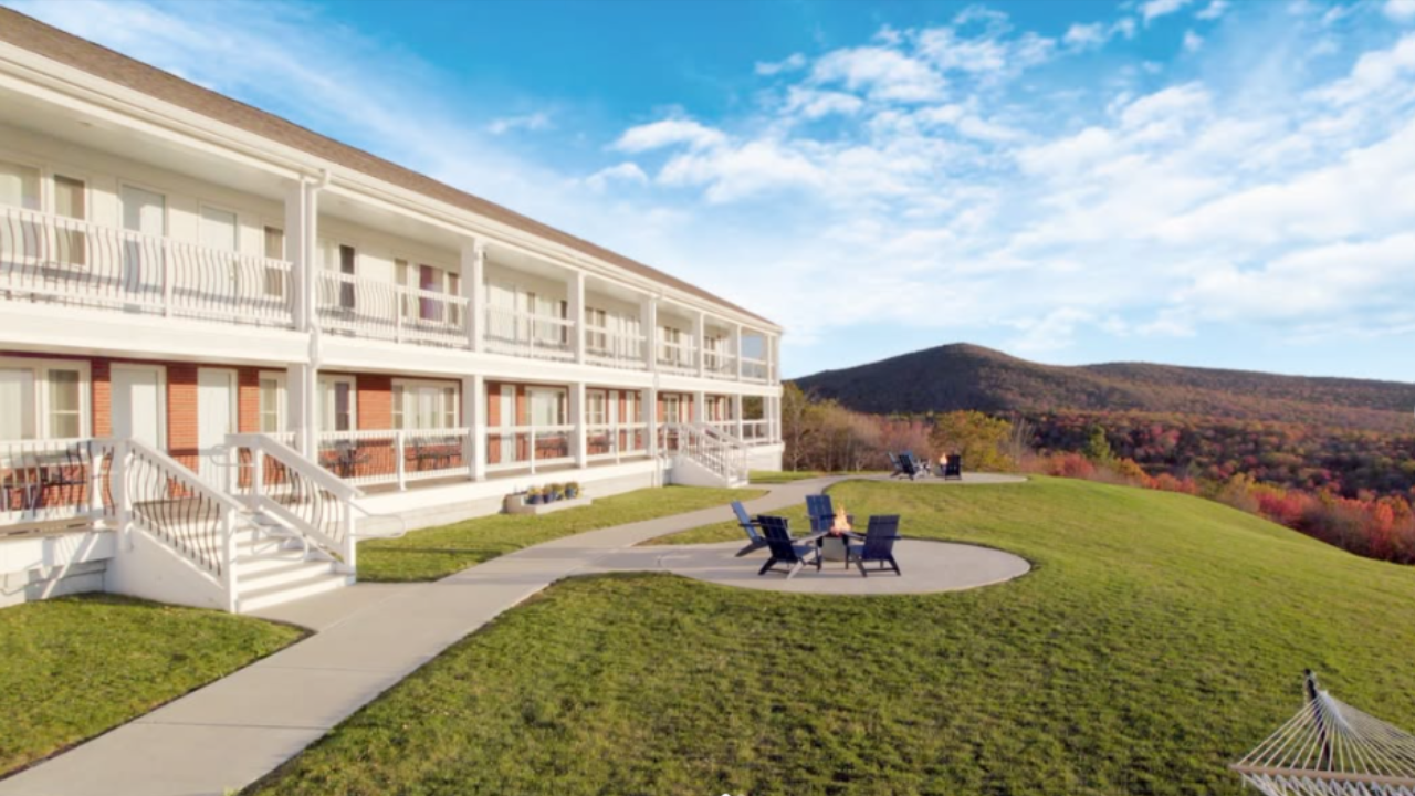Leaf Peeper Pop-up at Blue Vista Motor Lodge