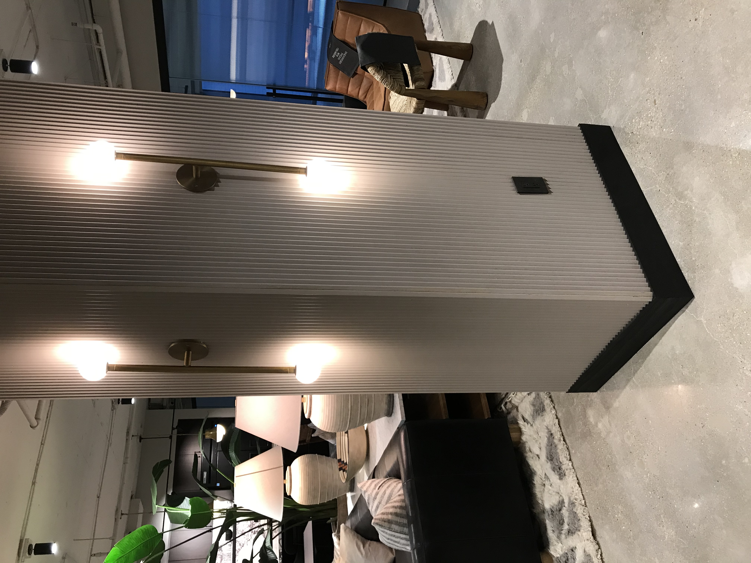 Tambour wrap column
DC 