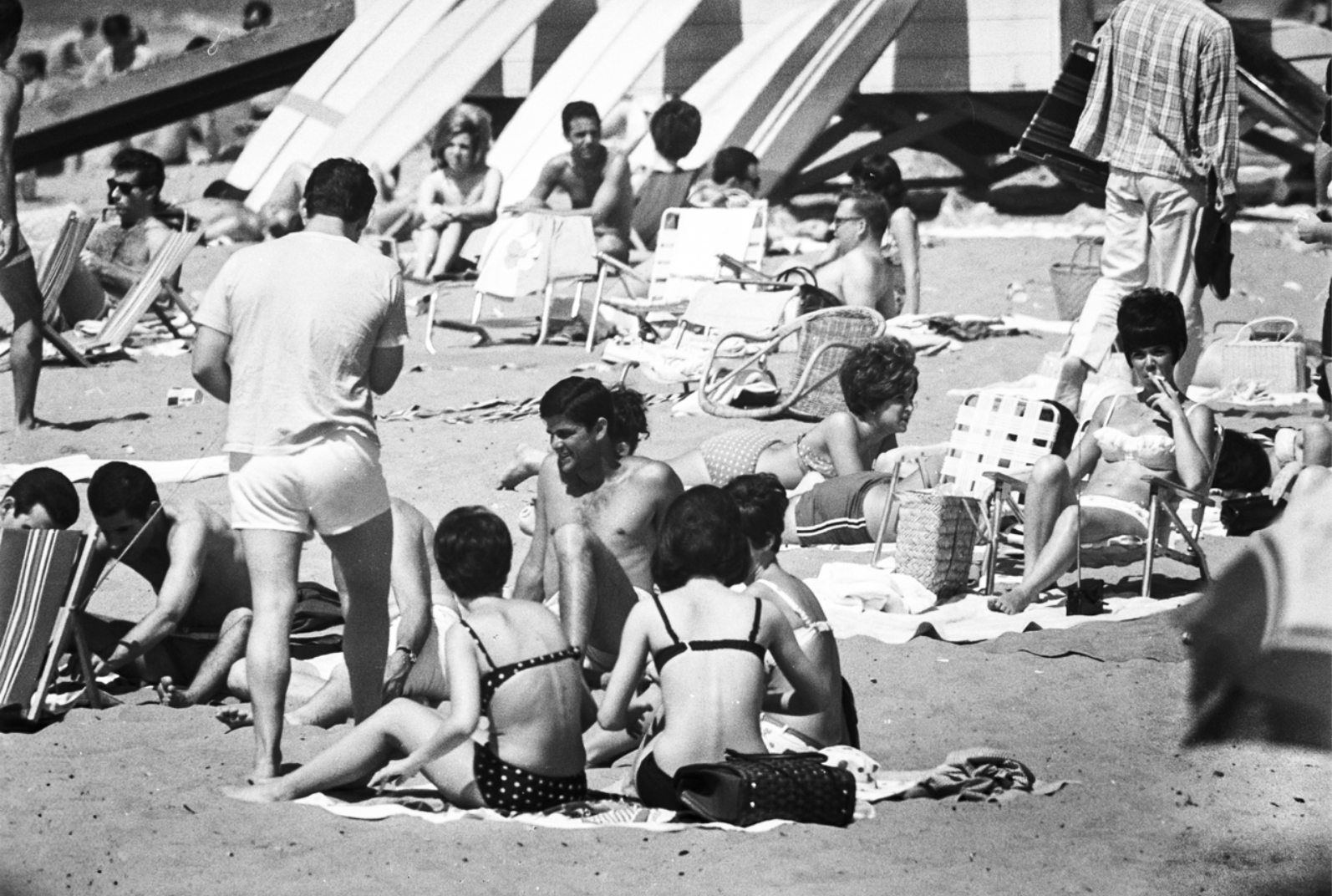 Photographer Pat Darrin Offers a Glimpse of ‘60s Beach Culture at Gallery 169 on June 20