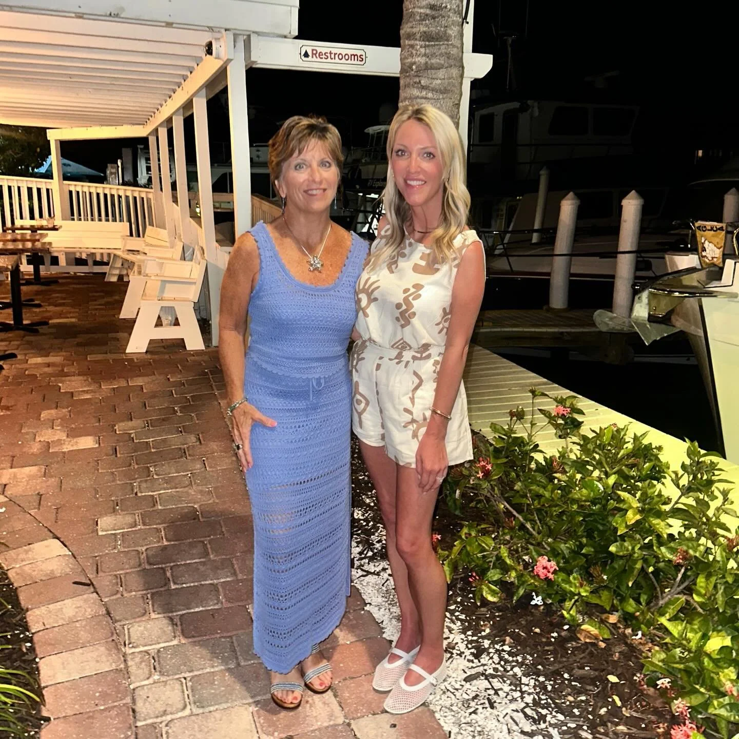 So grateful this business brings not just opportunities, but incredible people into our lives 🤍🌴

While we were in Sanibel, we had the chance to meet up with my amazing friend, mentor, and business partner @jodicarvillerealestate for dinner with he