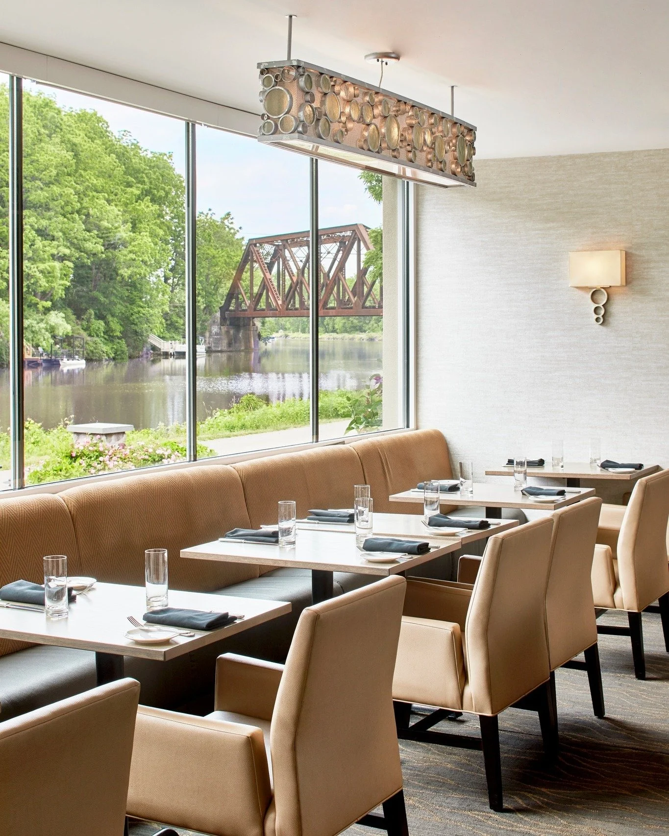 🍁 Savor the season with a view of the Erie Canal in all its fall beauty.
·
·
Reserve your table through the link in our bio!
·
#eriegrill #eriecanal #rochesterny #rochester #roceats #tasteny #deliciousfood #foodinroc #pittsford