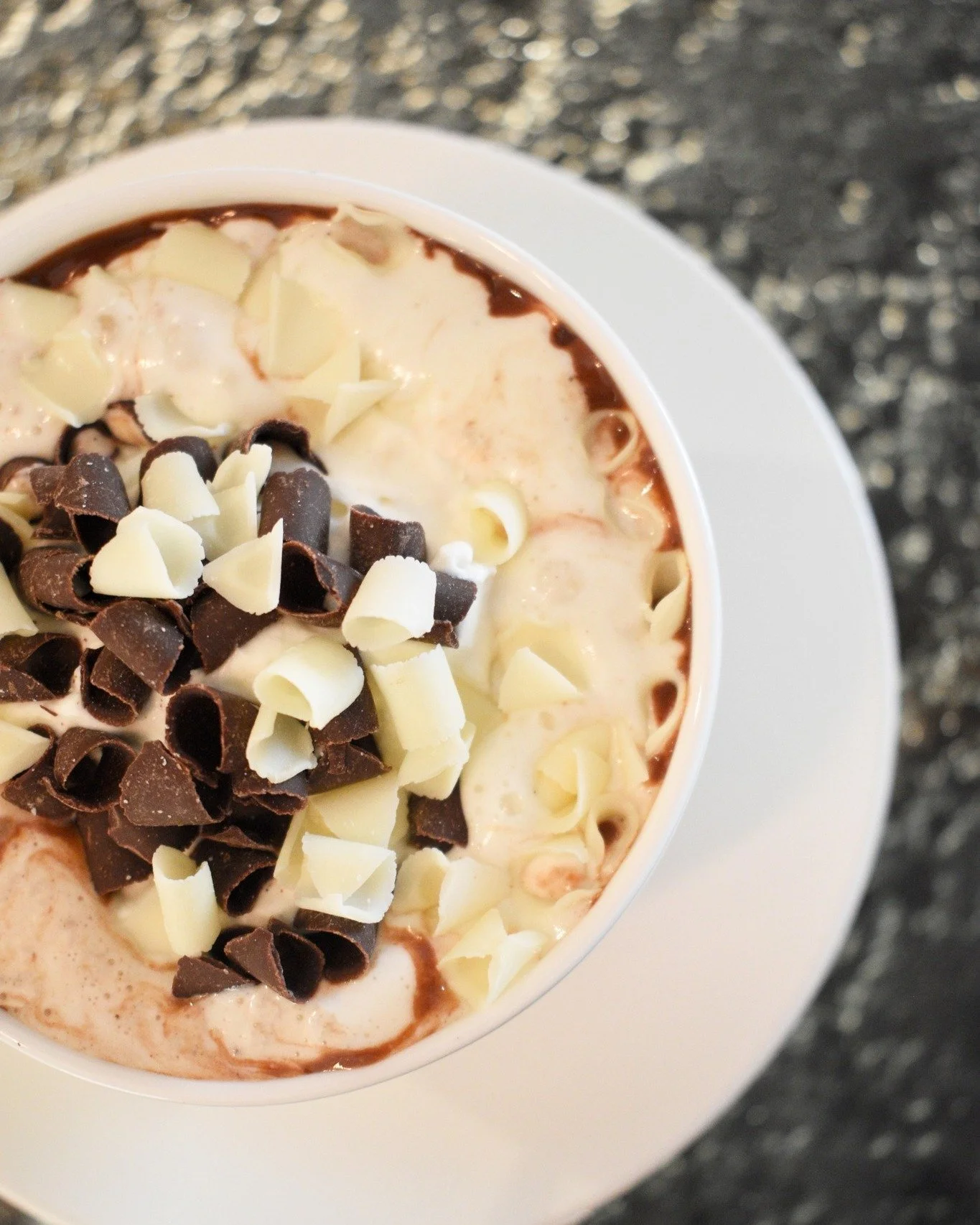 ☕🍫 Warm up with a cup of our rich, creamy hot cocoa!
&middot;
&middot;
&mdash;come in and sip the season!
&middot;
#eriegrill #eriecanal #rochesterny #rochester #roceats #tasteny #deliciousfood #foodinroc #pittsford #canalrestaurants #yummy