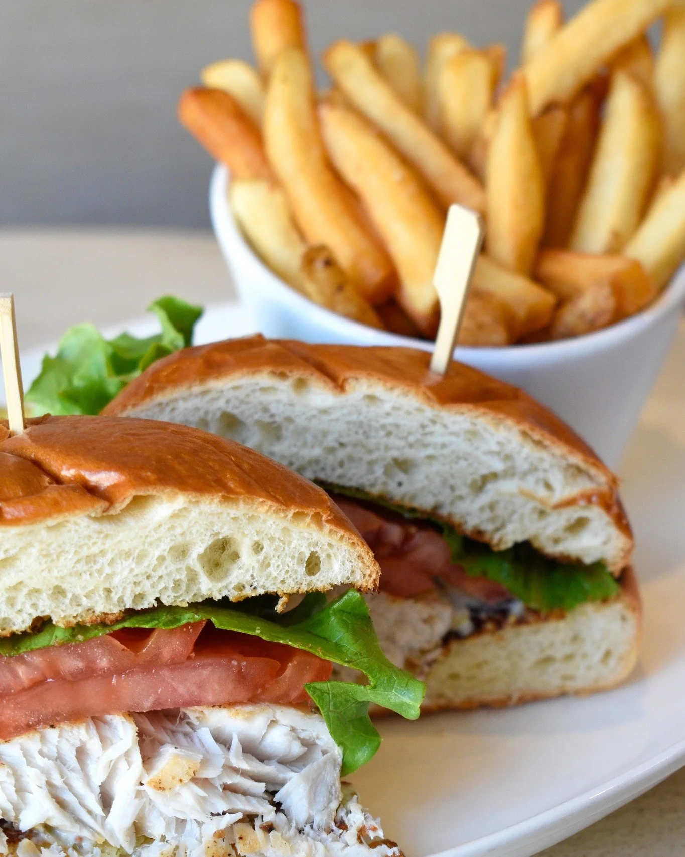 Start the new year with something delicious. ✨
&middot;
&middot;
Our Mahi Fish Sandwich is calling your name&mdash;served fresh at Erie Grill.
&middot;
#eriegrill #eriecanal #rochesterny #rochester #roceats #tasteny #deliciousfood #foodinroc #pittsfo