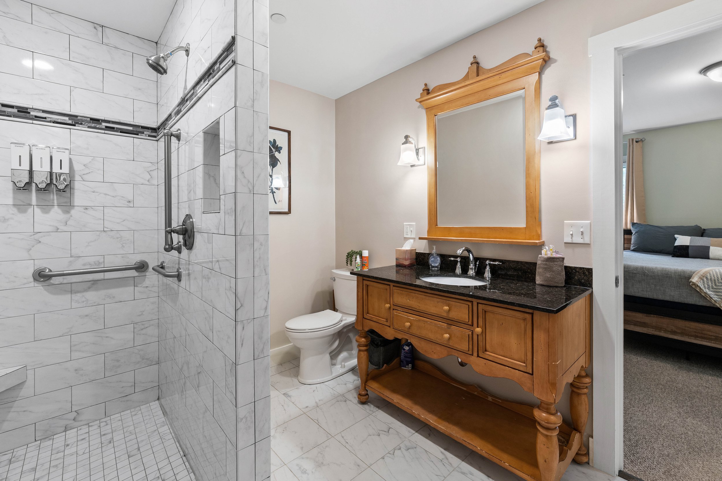 updatedbathroom.jpg