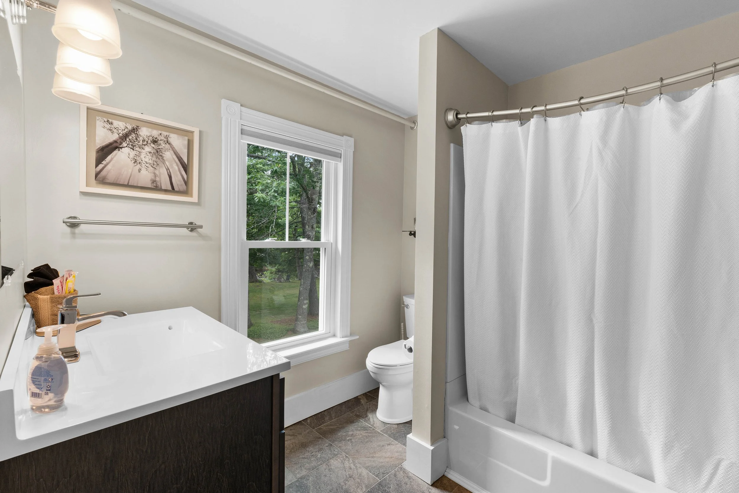 bathroom2.jpg