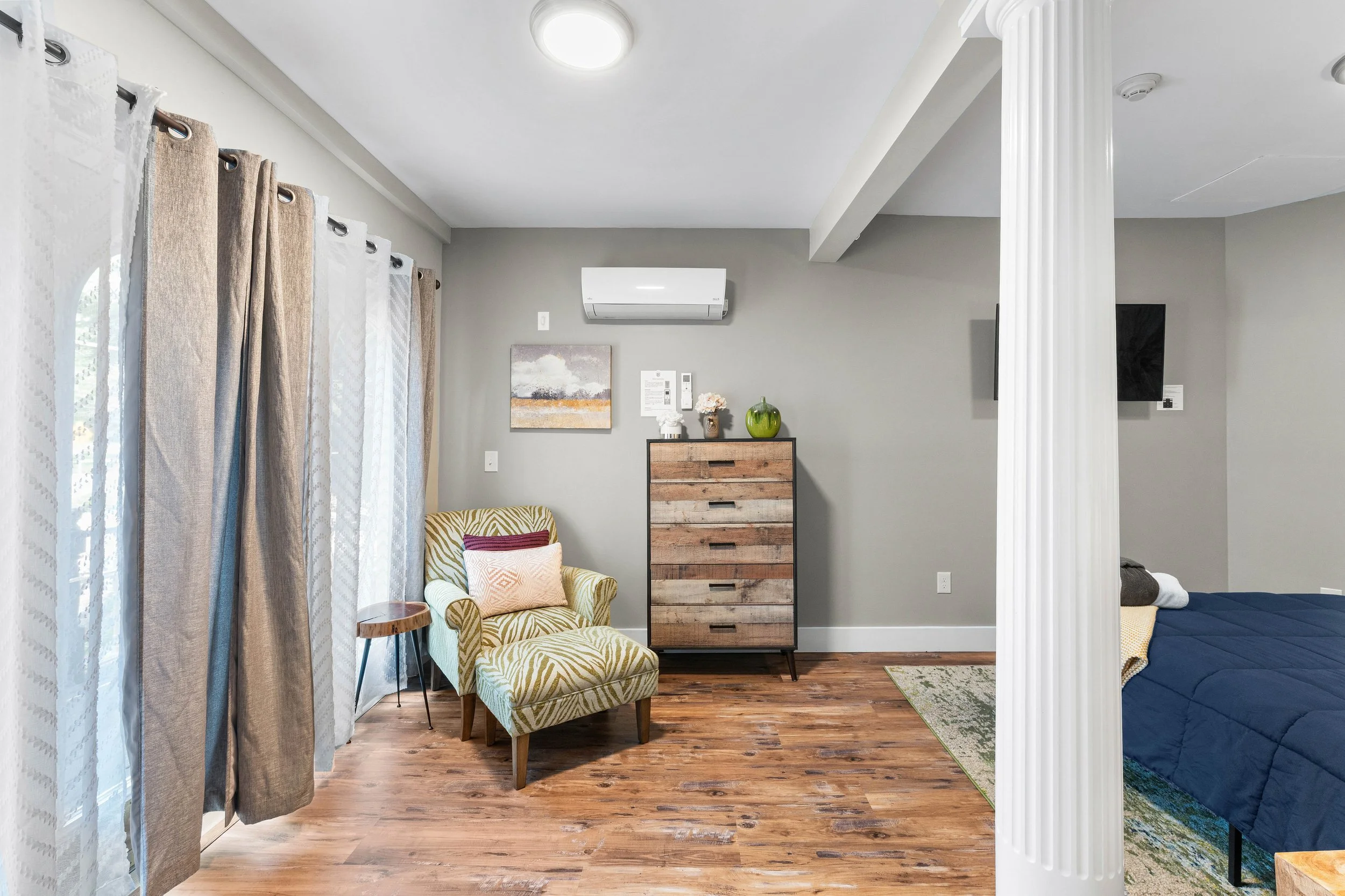 bedroom2.jpg