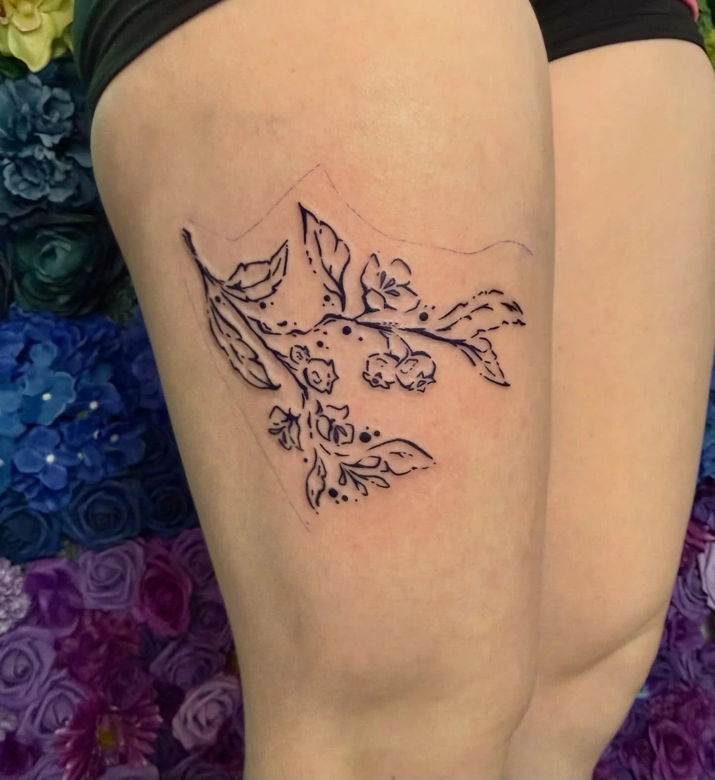 very berry bluesss 🫐🌸
.
#mntattoo #minneapolistattoo