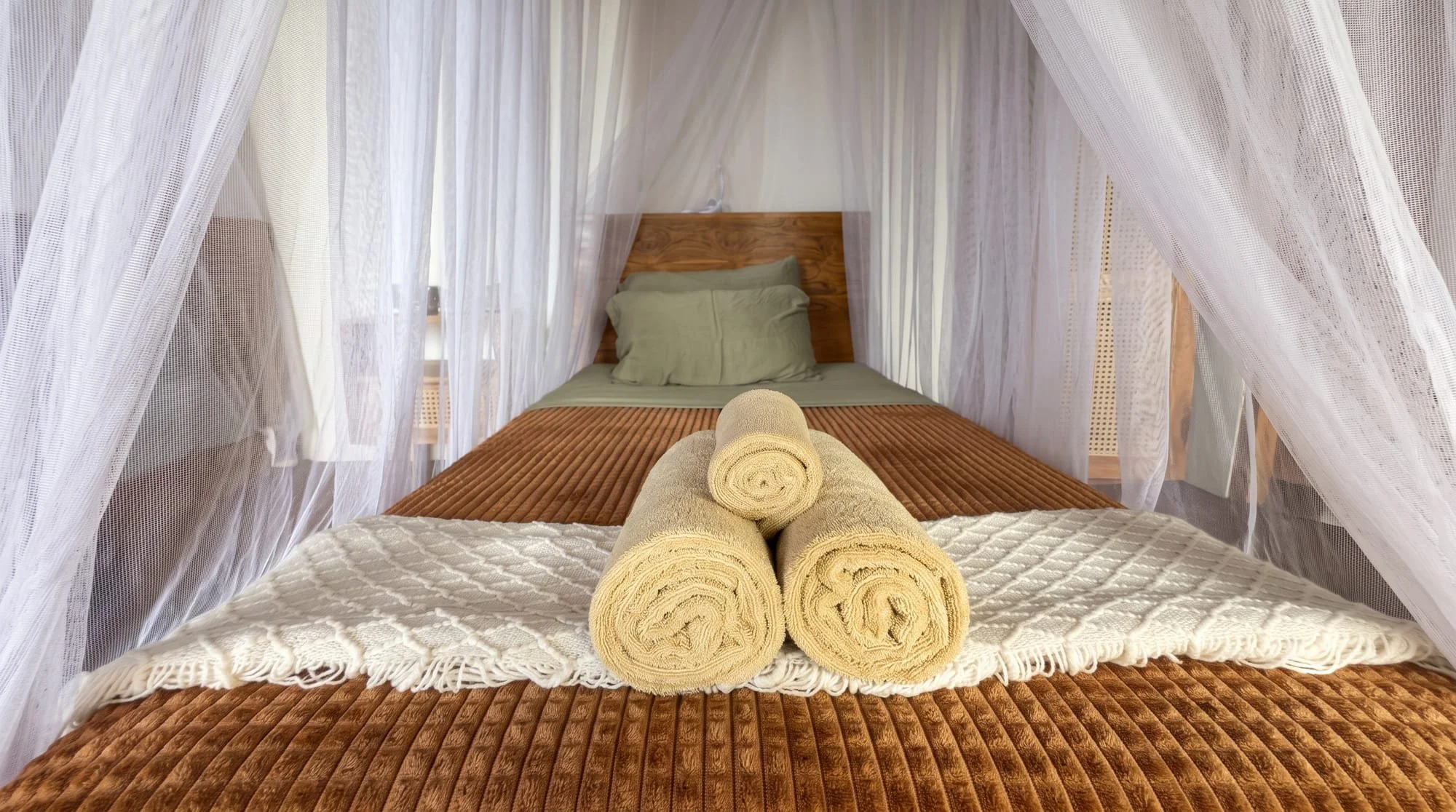 villa-studio-west-bed-interior-view.jpg