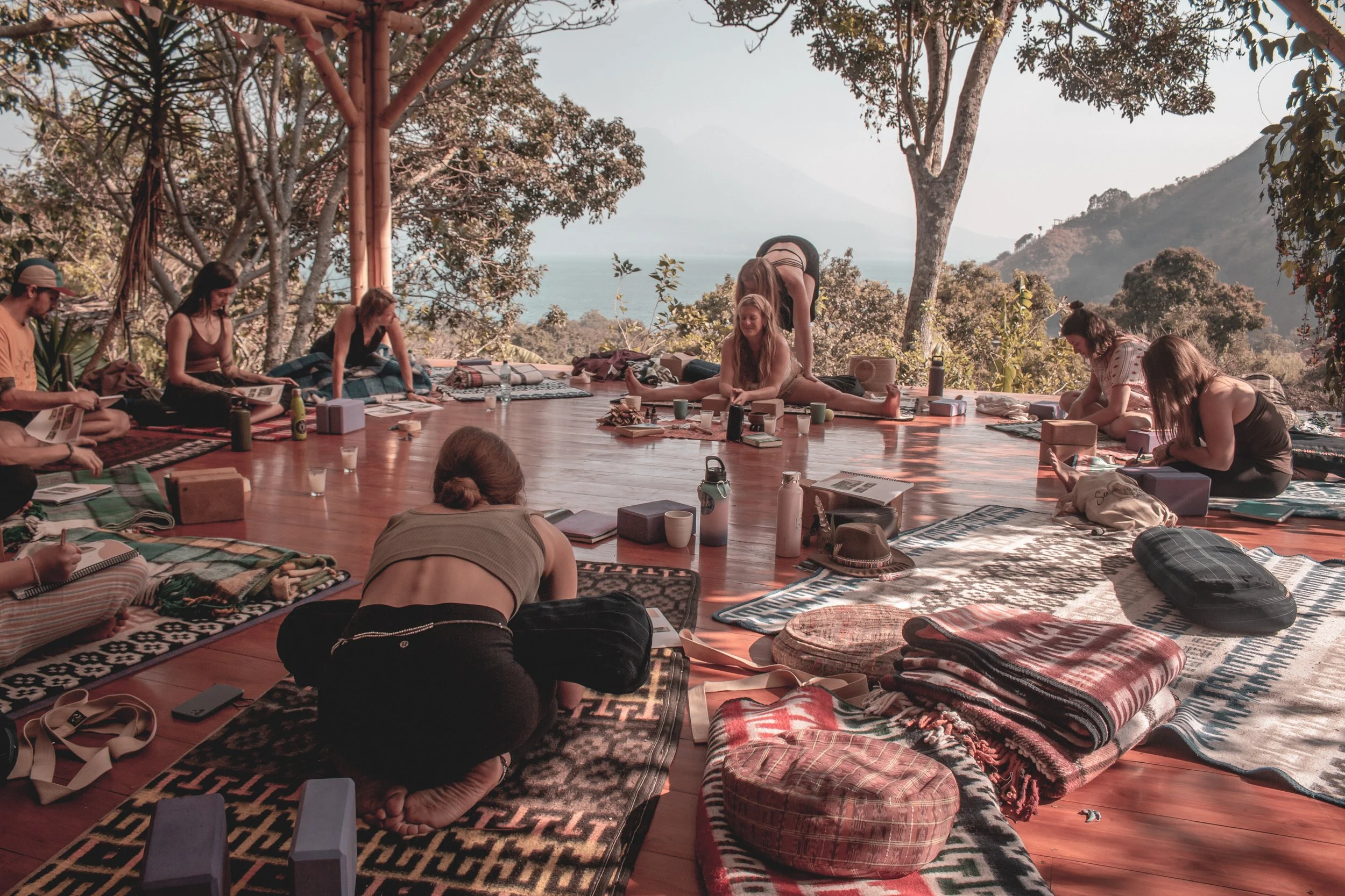 30Hr Yoga Teacher Treaning: Yin & Somatics | Casa Kula Guatemala