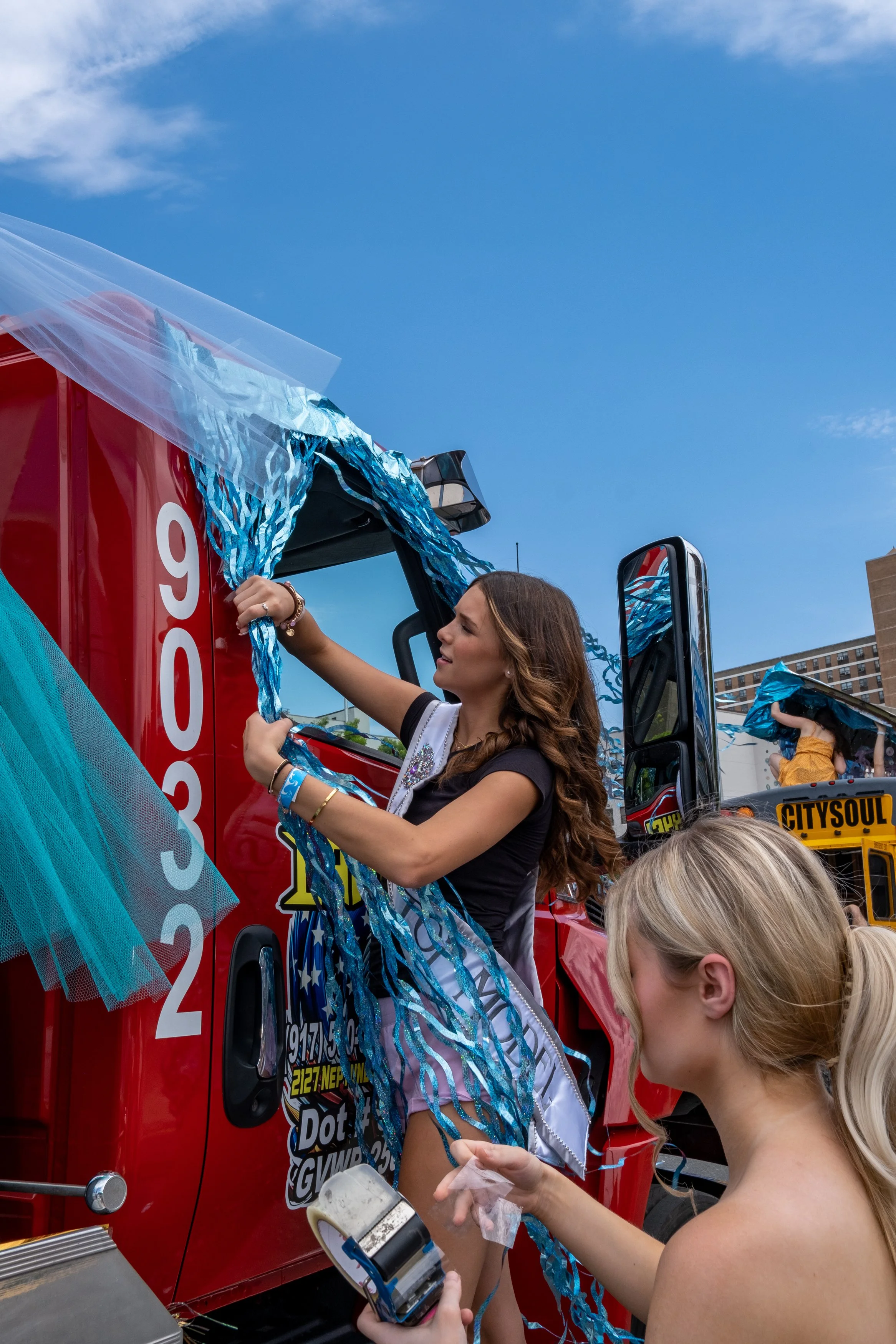 MermaidParade_6.21.25_0165.jpg