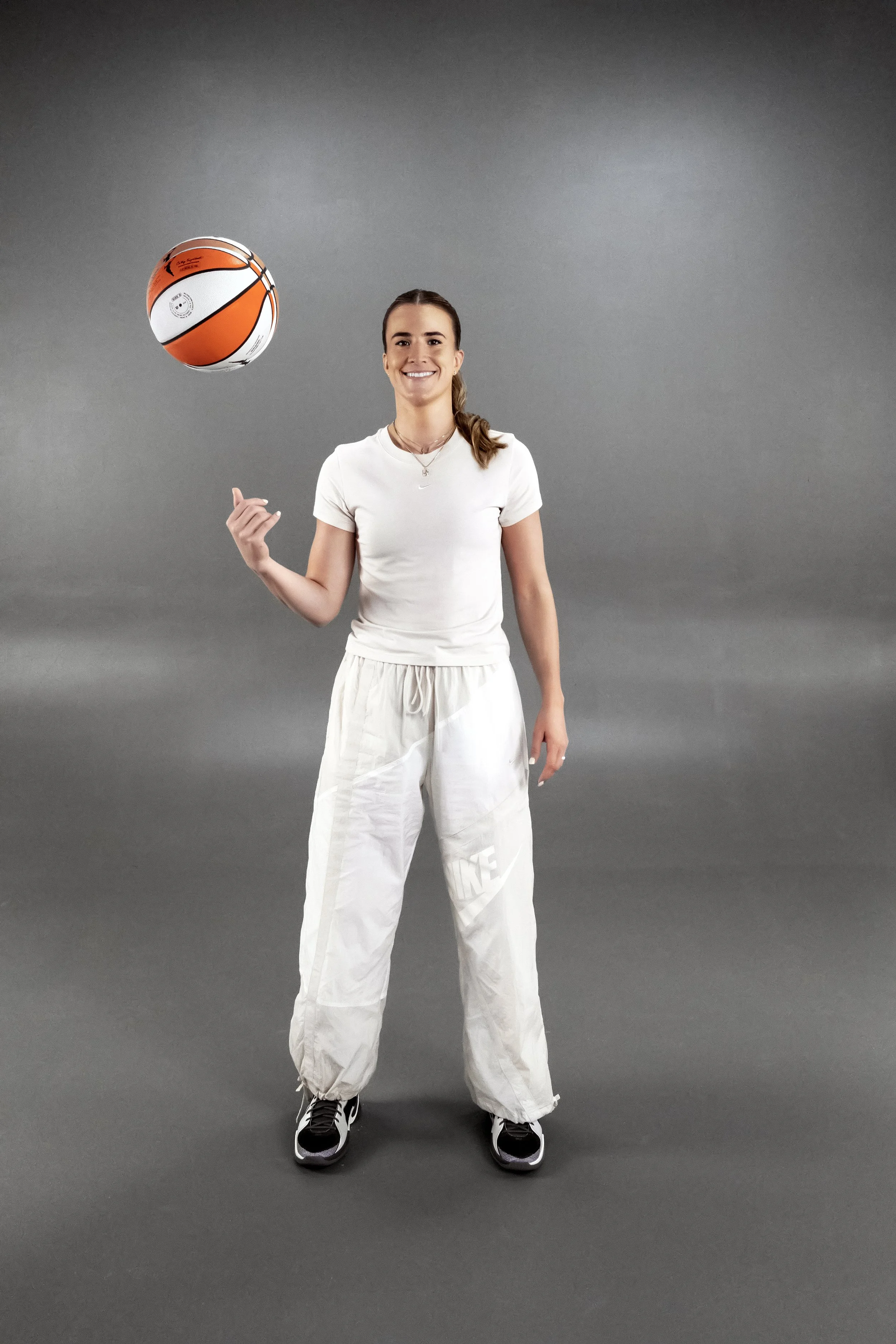 at&t_wnba_0616250140-1_RET.jpg
