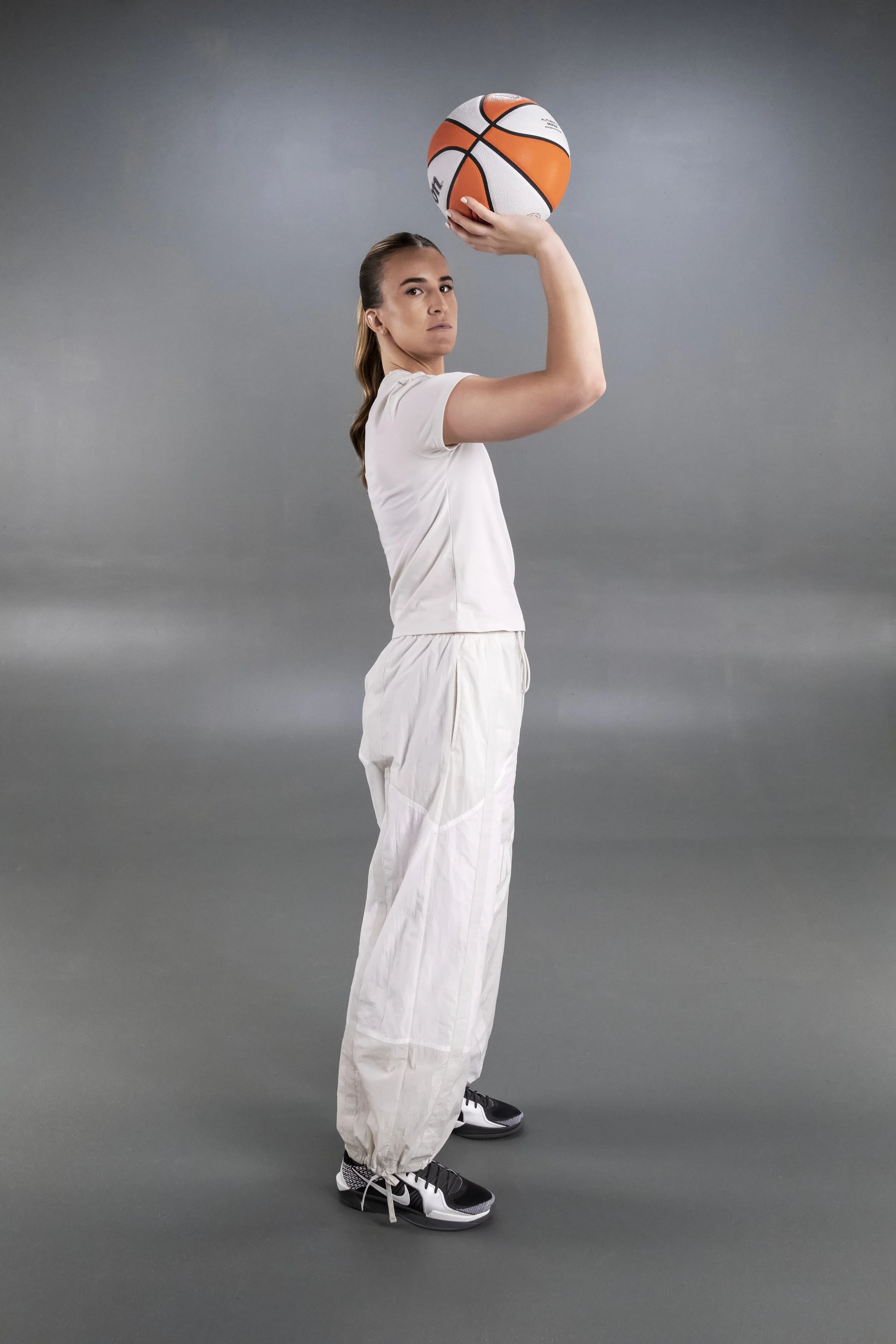 at&t_wnba_0616250189-1_RET.jpg