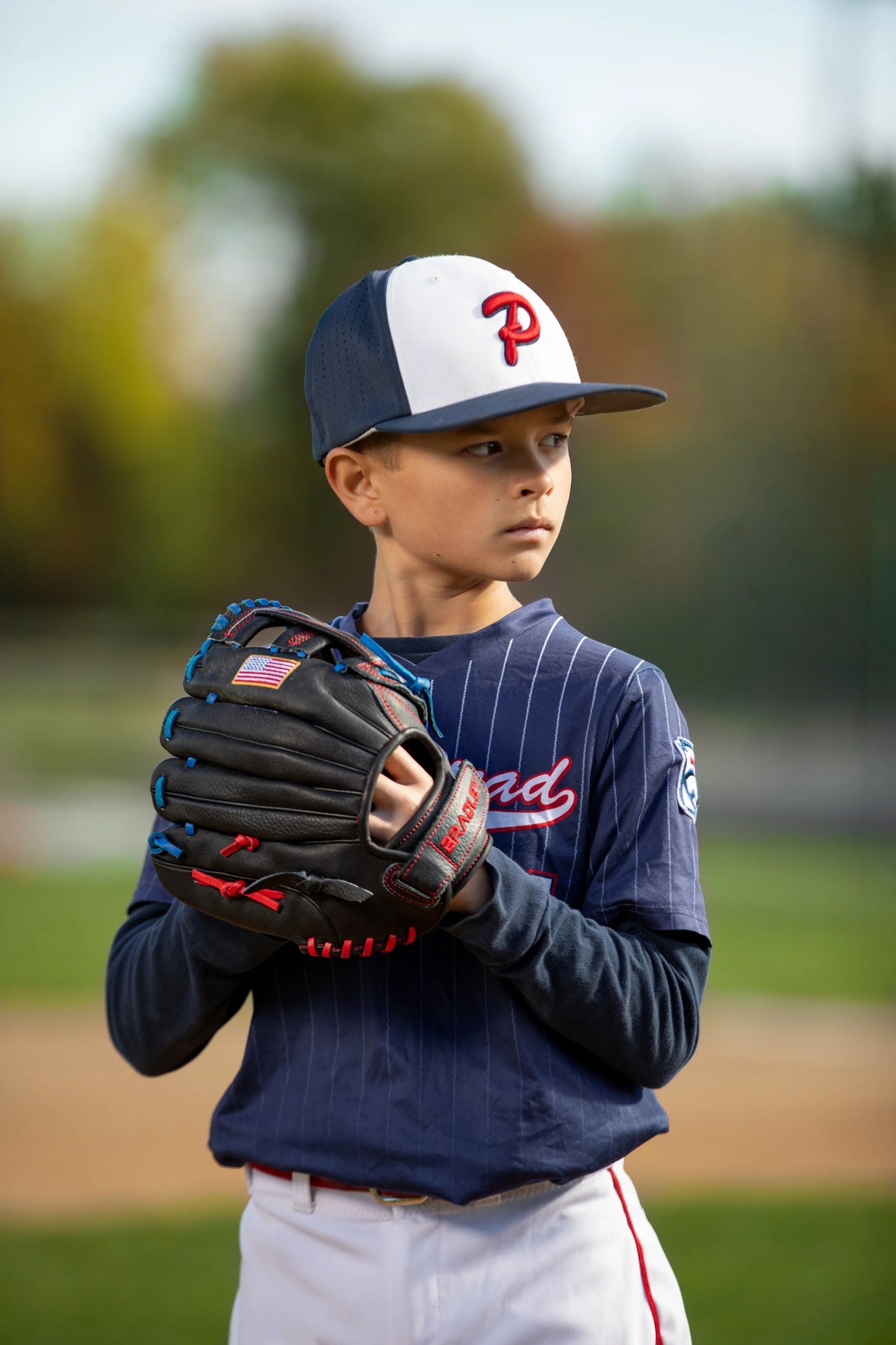 10_26_2025_bradley_gloves_lifestyle-9.jpg