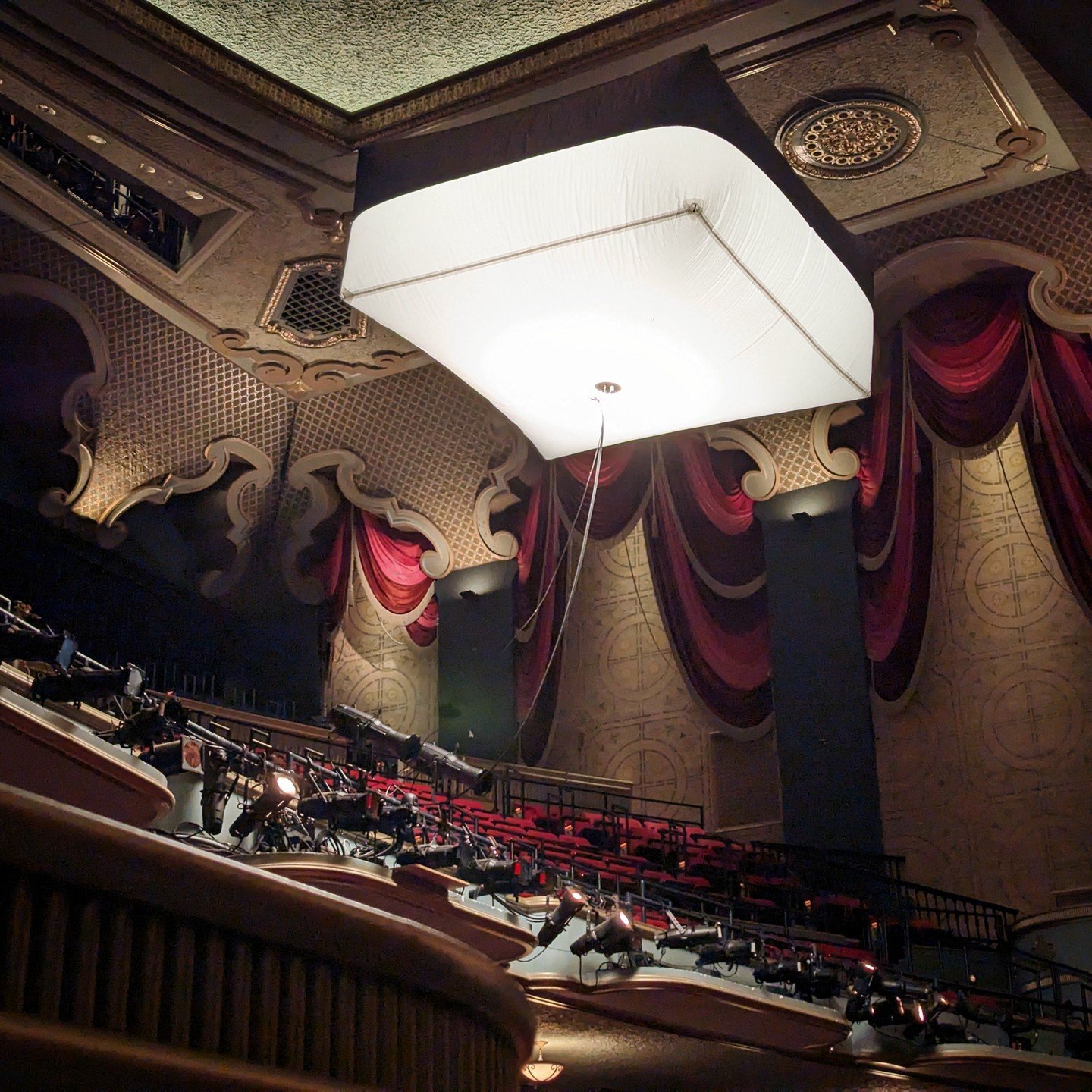 Balloon Days
BTS from my first job with a balloon. It seemed to work really well to add room tone/ambience (especially since we were in a historic building). It wasn't as nibble to move as I had imagined, but certainly a solid solution for this loca