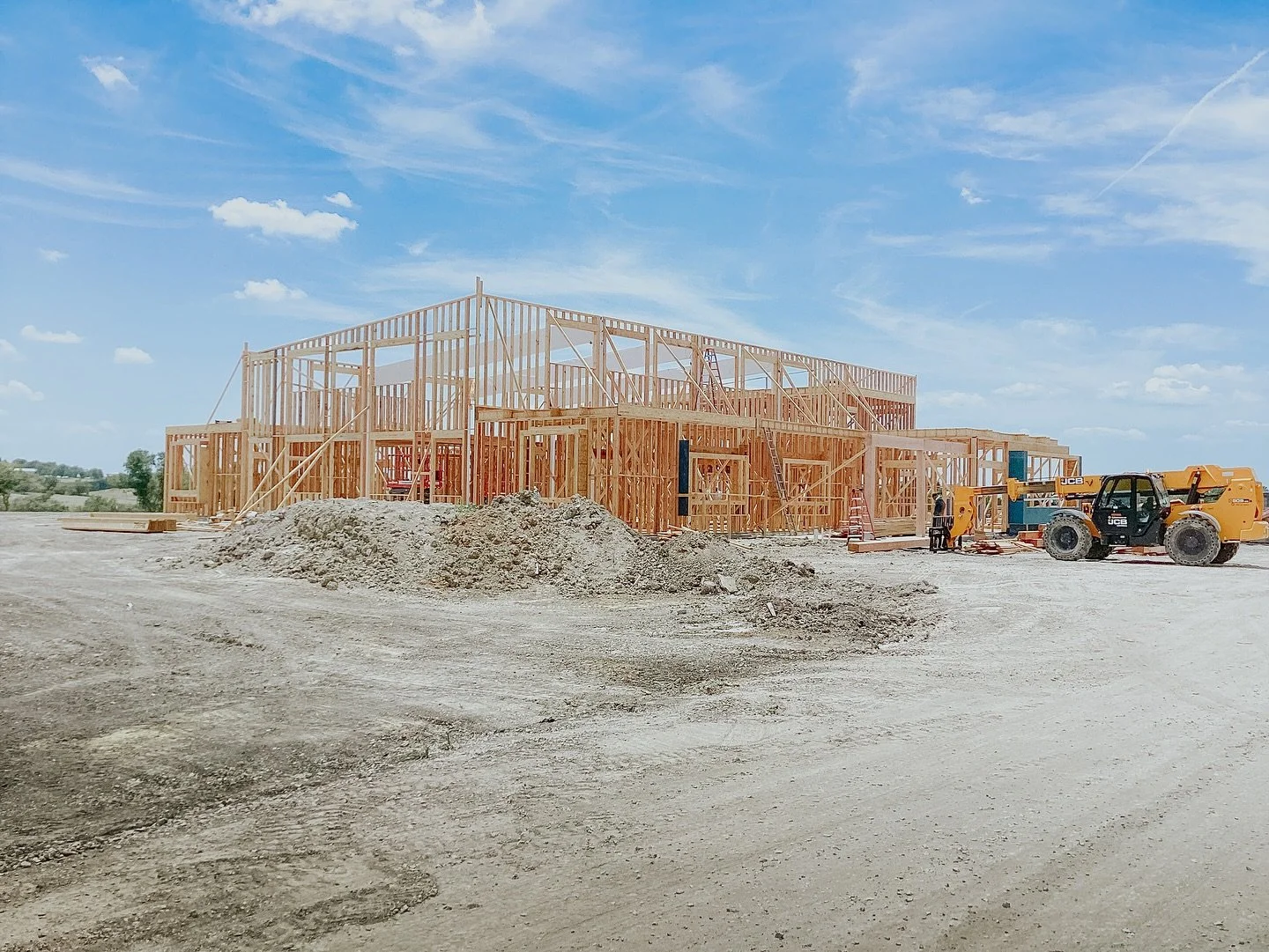 Framing from one of our favorite builds last year 💪🔨 Watching the structure take shape is where the vision really comes to life. Solid work, clean lines, and built to last just how we like it.

#ConstructionLife #HomeBuild #FramingStage #BeforeAndA