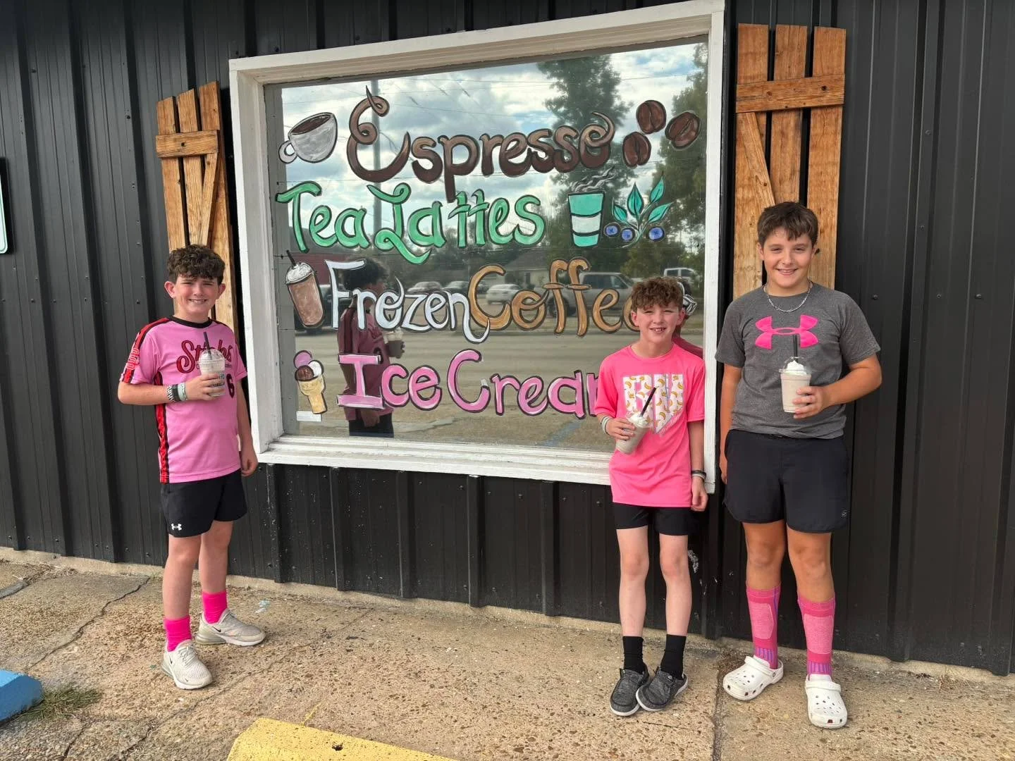 These kiddos had the right idea! Come get the best milkshake in town! 🍦
