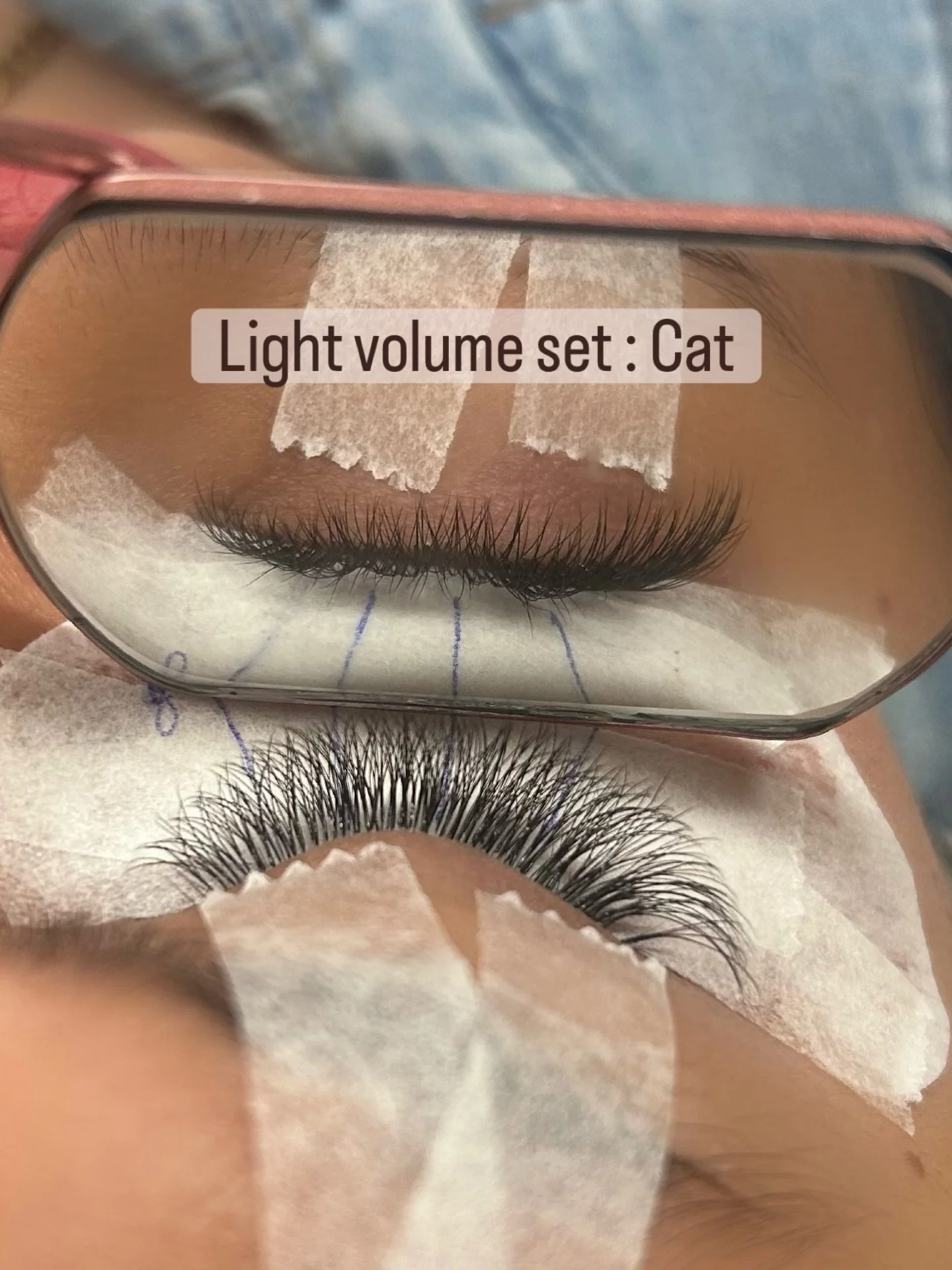 Light volume set

A neat and comfortable lash set comes from choosing the right lash extensions, proper isolation, preventing stickies, using the right amount of glue and paying careful attention to detail! 

いつも綺麗なセットを仕上げるために、細心の注意を払いながら施術しています。
.
.
