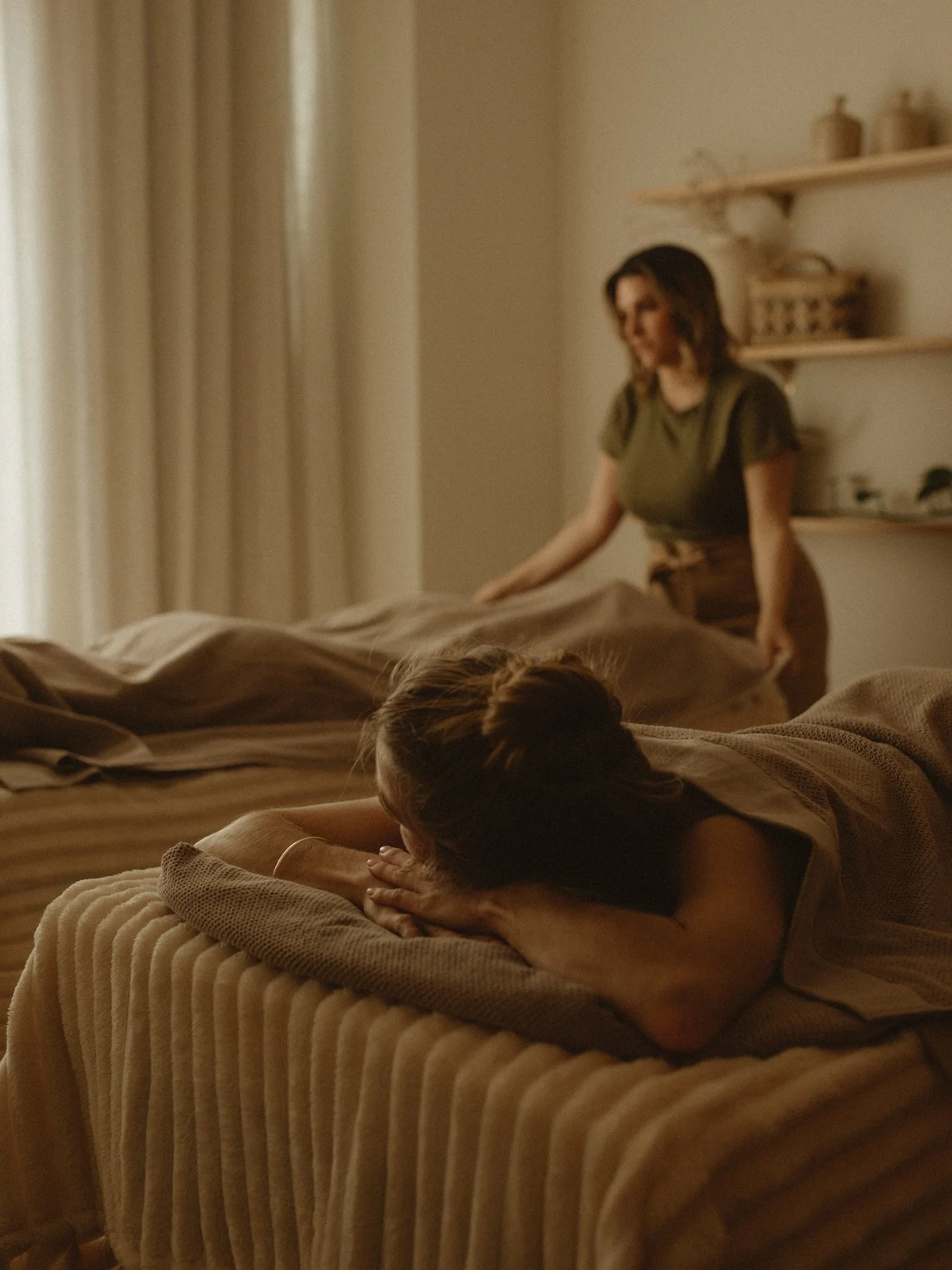 Looking to share some quality time with your partner, sister, or a friend who could use a little extra care? ✨
At Earth House Spa, we offer beautiful double and triple treatments, from relaxing massages to glowing facials and indulgent spa packages. 